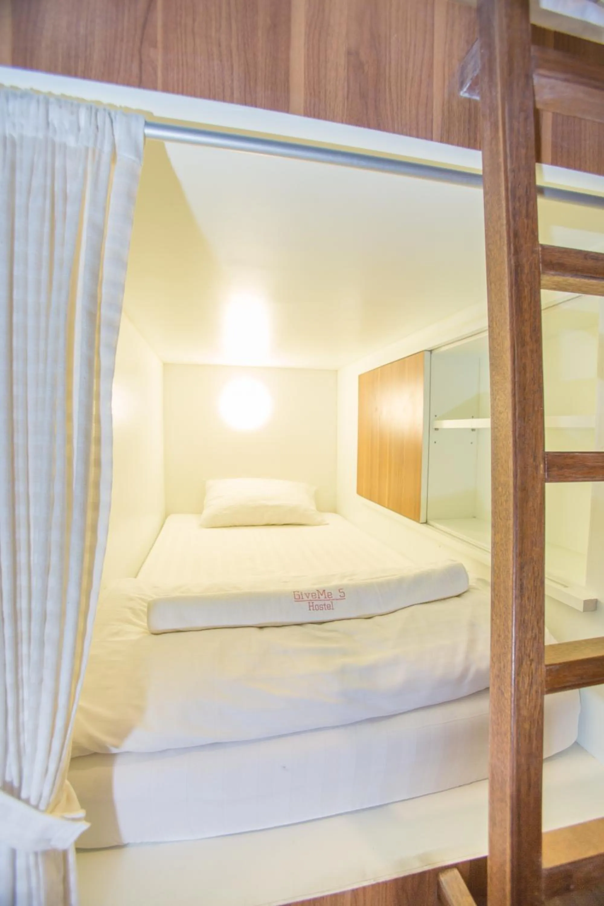 bunk bed in Give Me 5 Hostel