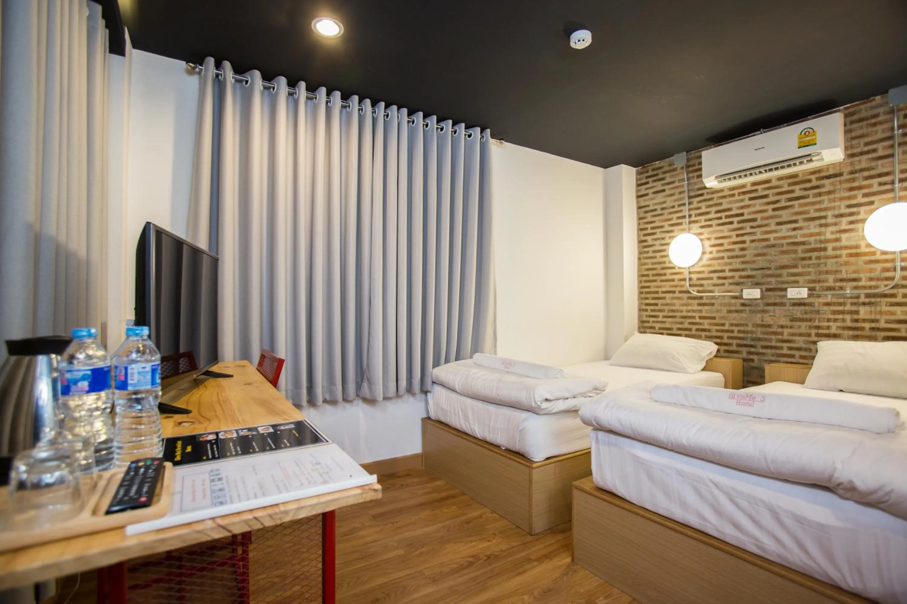 Bathroom in Give Me 5 Hostel