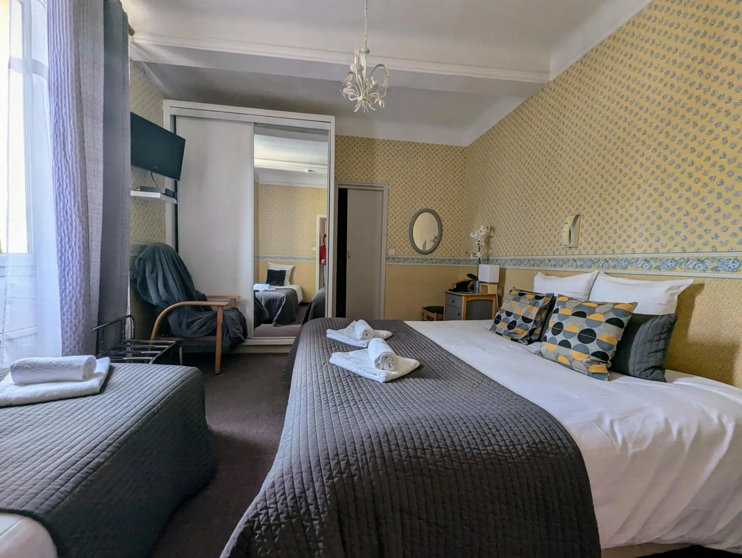 Superior Triple Room in L'Aiguebelle Superior Triple Room in L'Aiguebelle