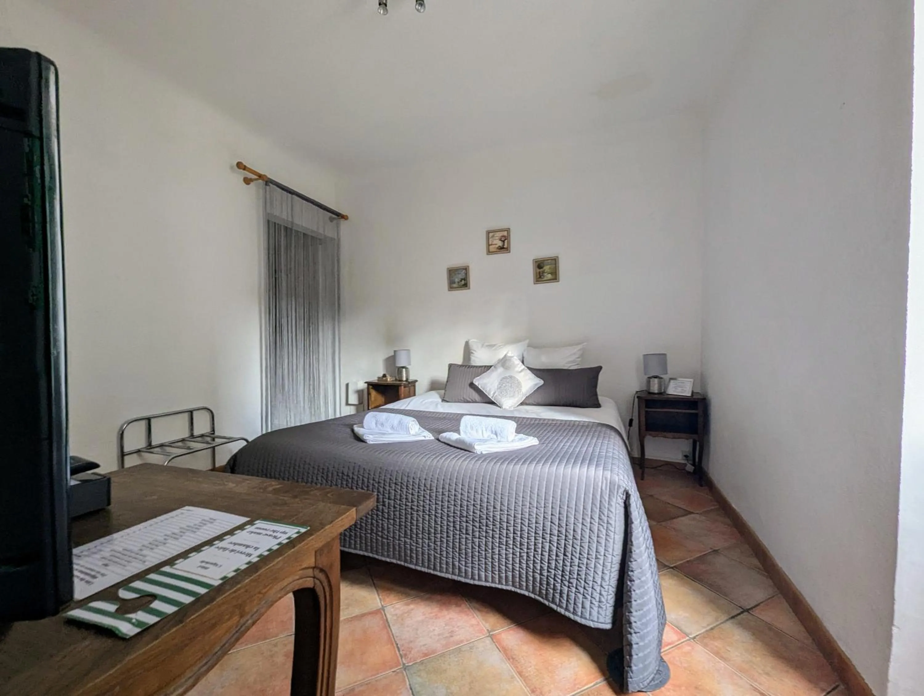 Photo of the whole room, Bed in L'Aiguebelle