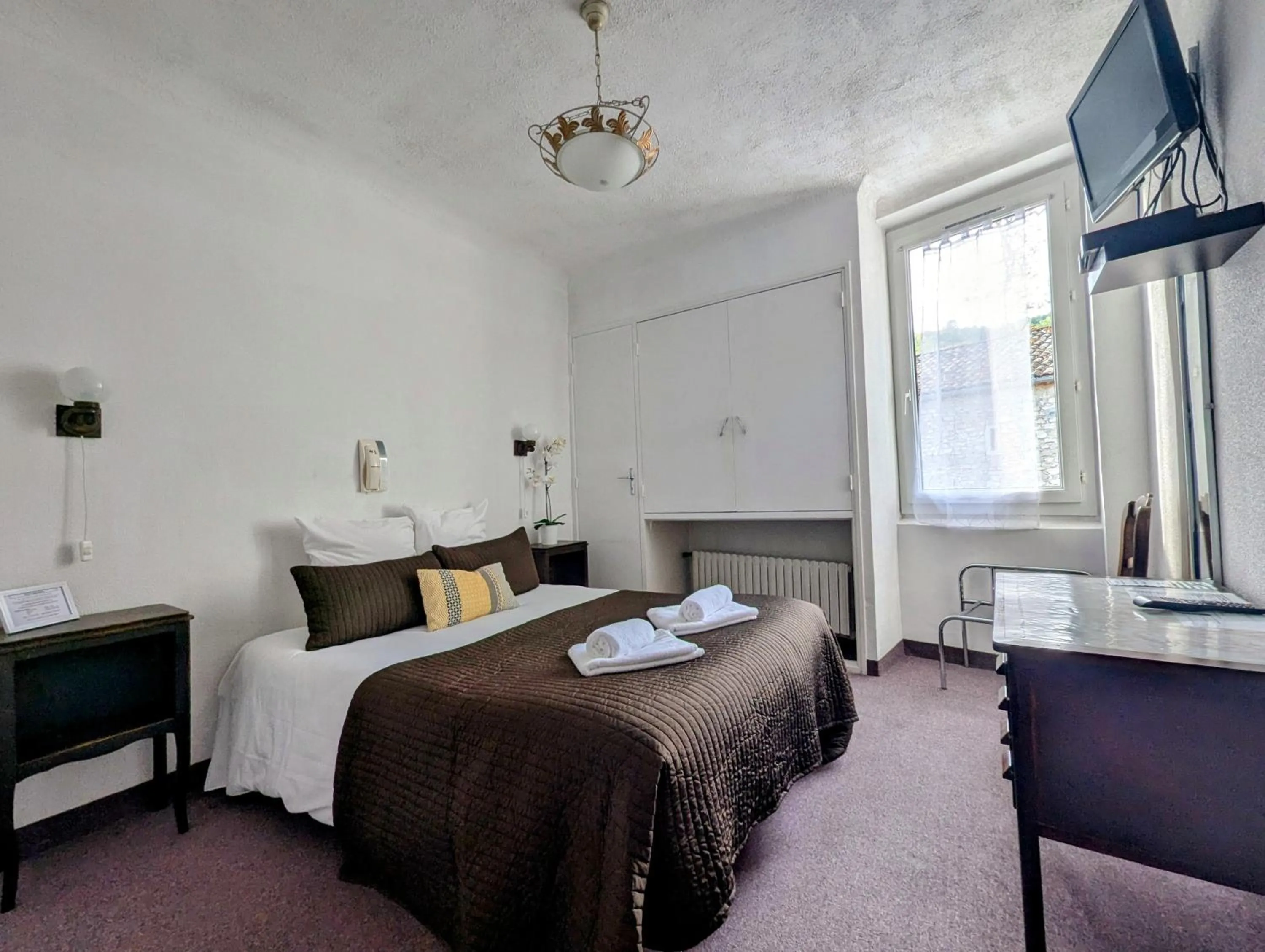 Photo of the whole room, Bed in L'Aiguebelle