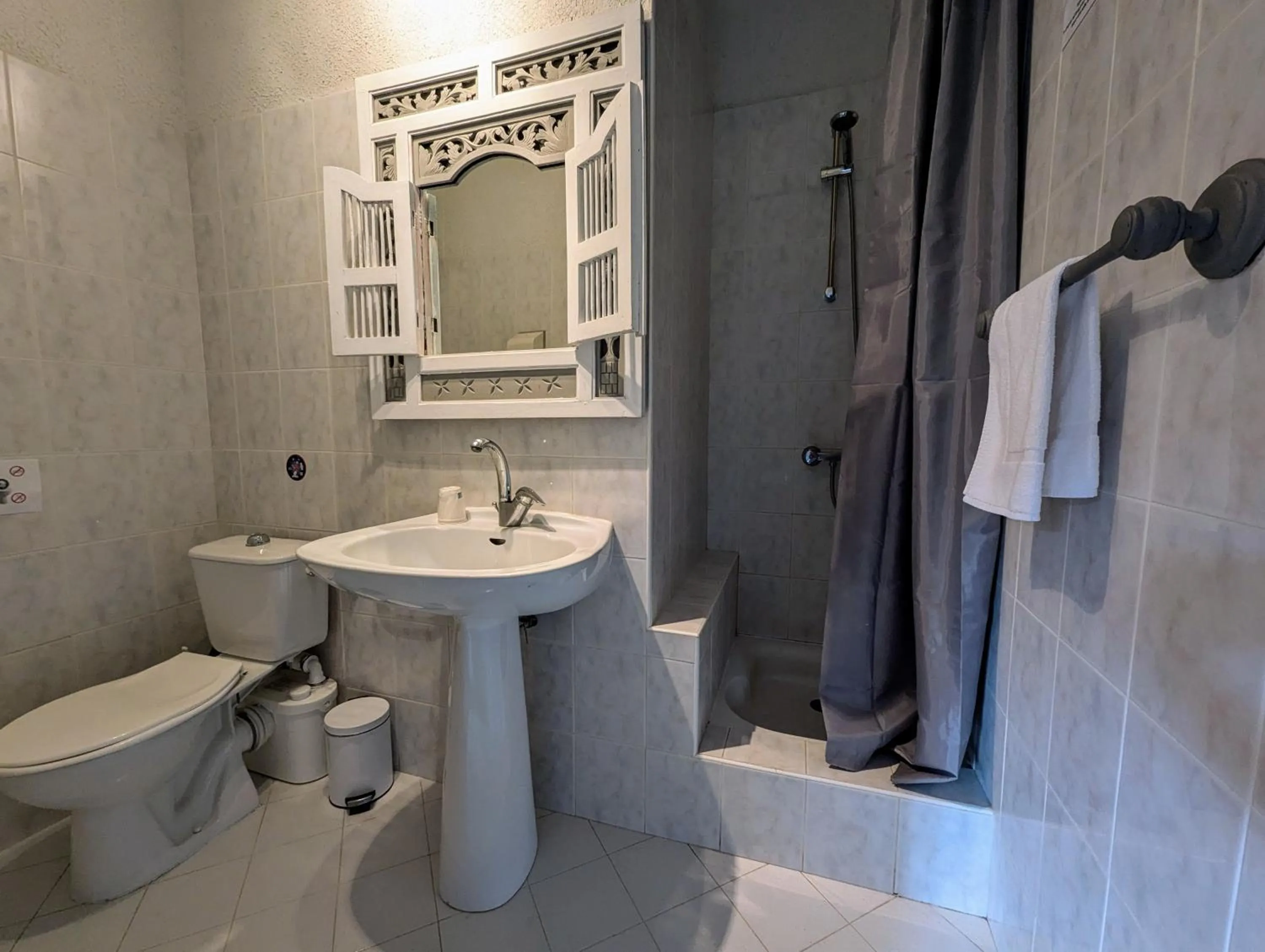 Bathroom in L'Aiguebelle