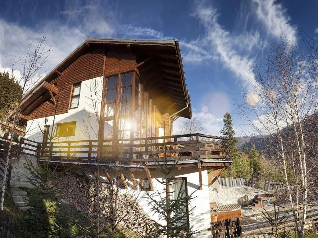 Property building in Casa Ferica