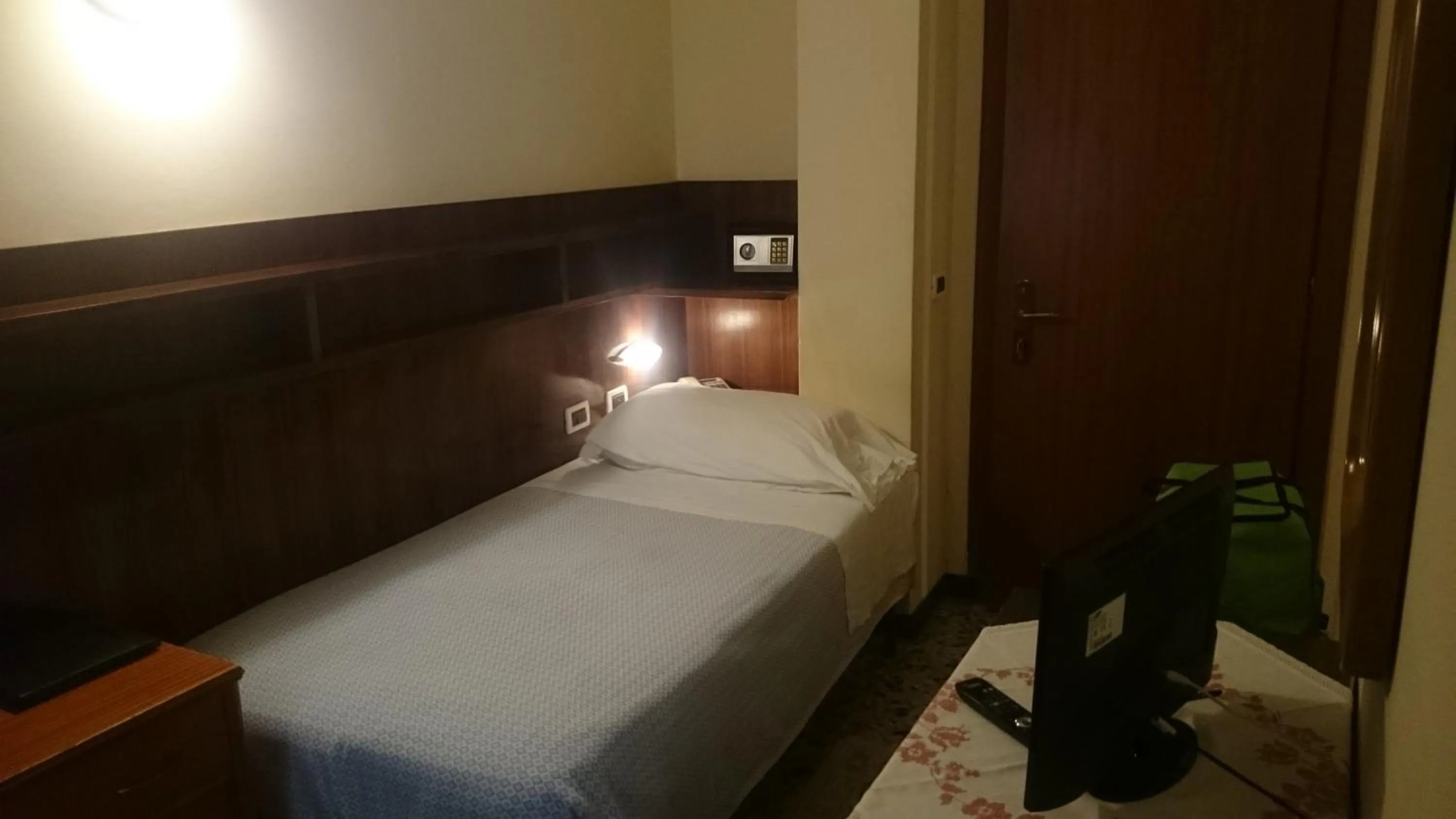 Photo of the whole room, Bed in Hotel Pescetto