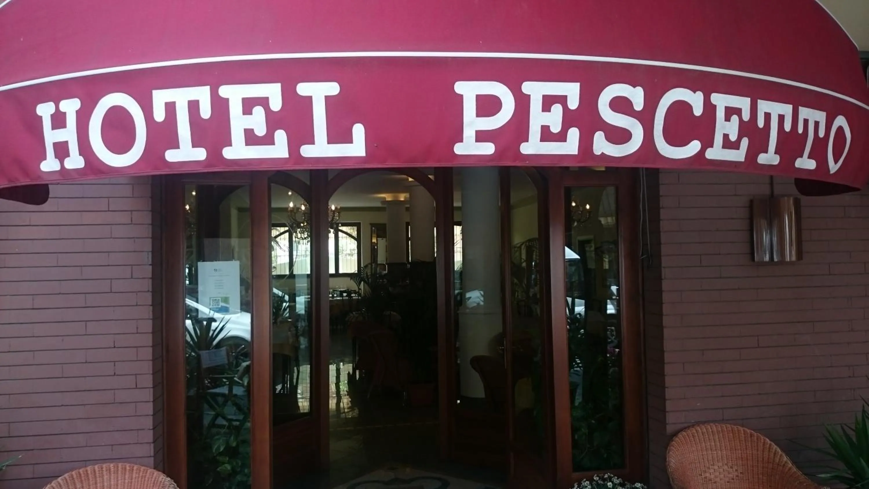 Facade/entrance in Hotel Pescetto