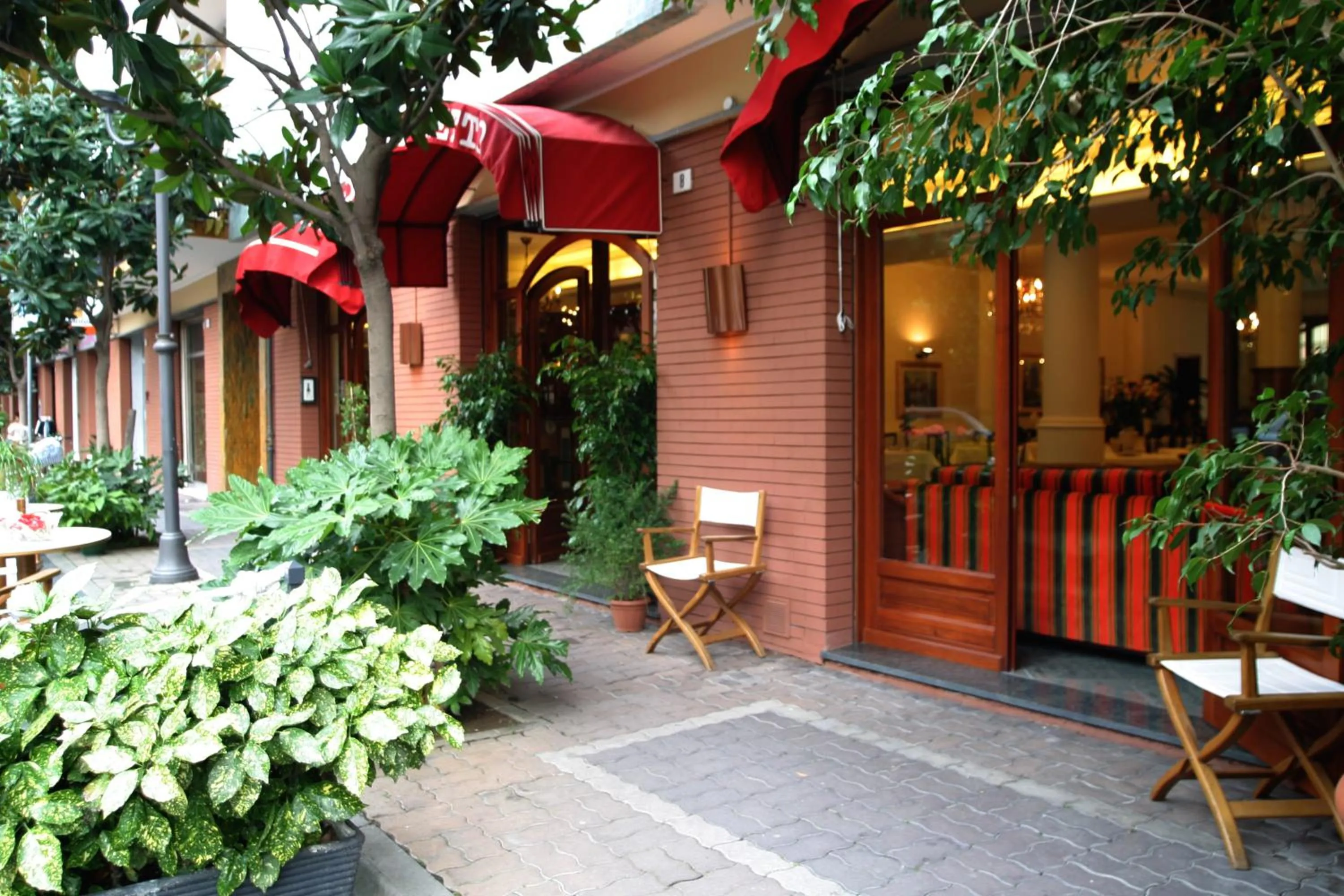 Facade/entrance in Hotel Pescetto