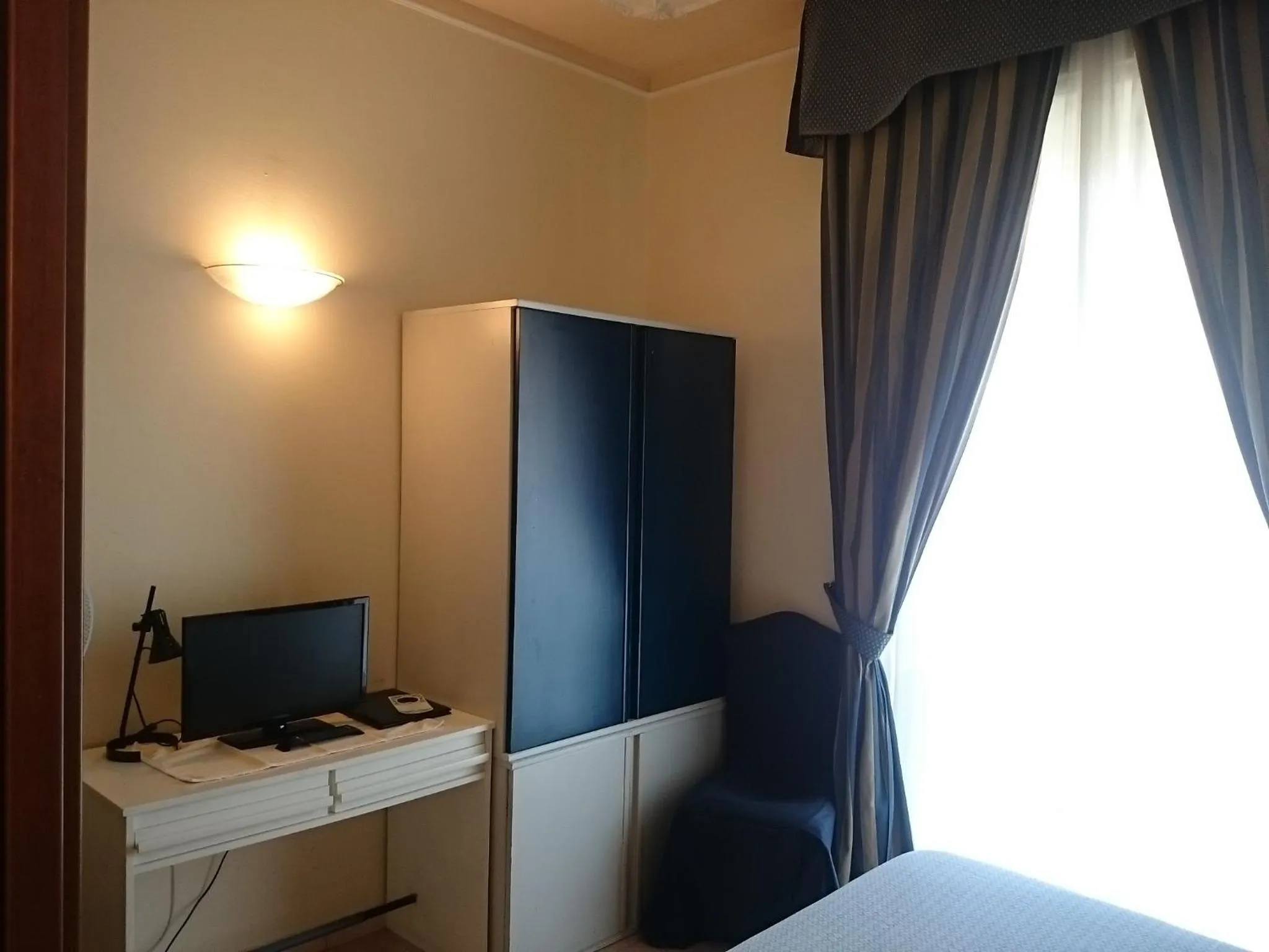 Photo of the whole room in Hotel Pescetto