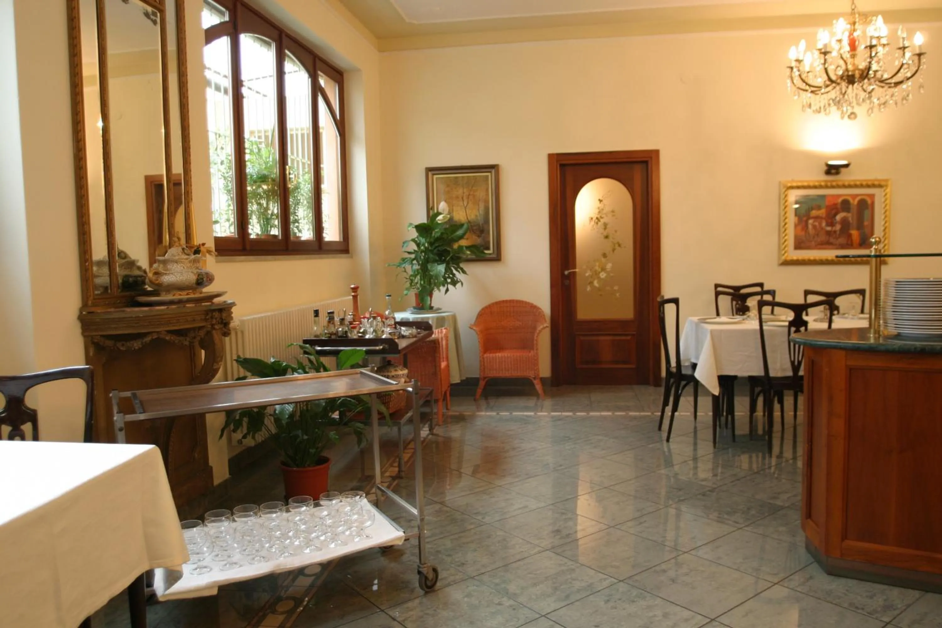 Dining area in Hotel Pescetto