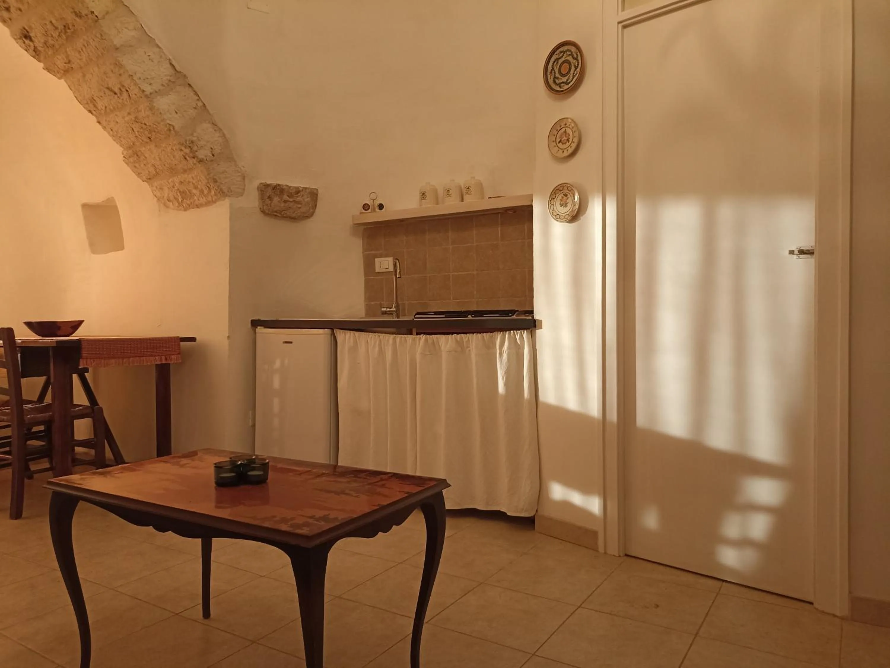 Kitchen or kitchenette in La casa degli artisti