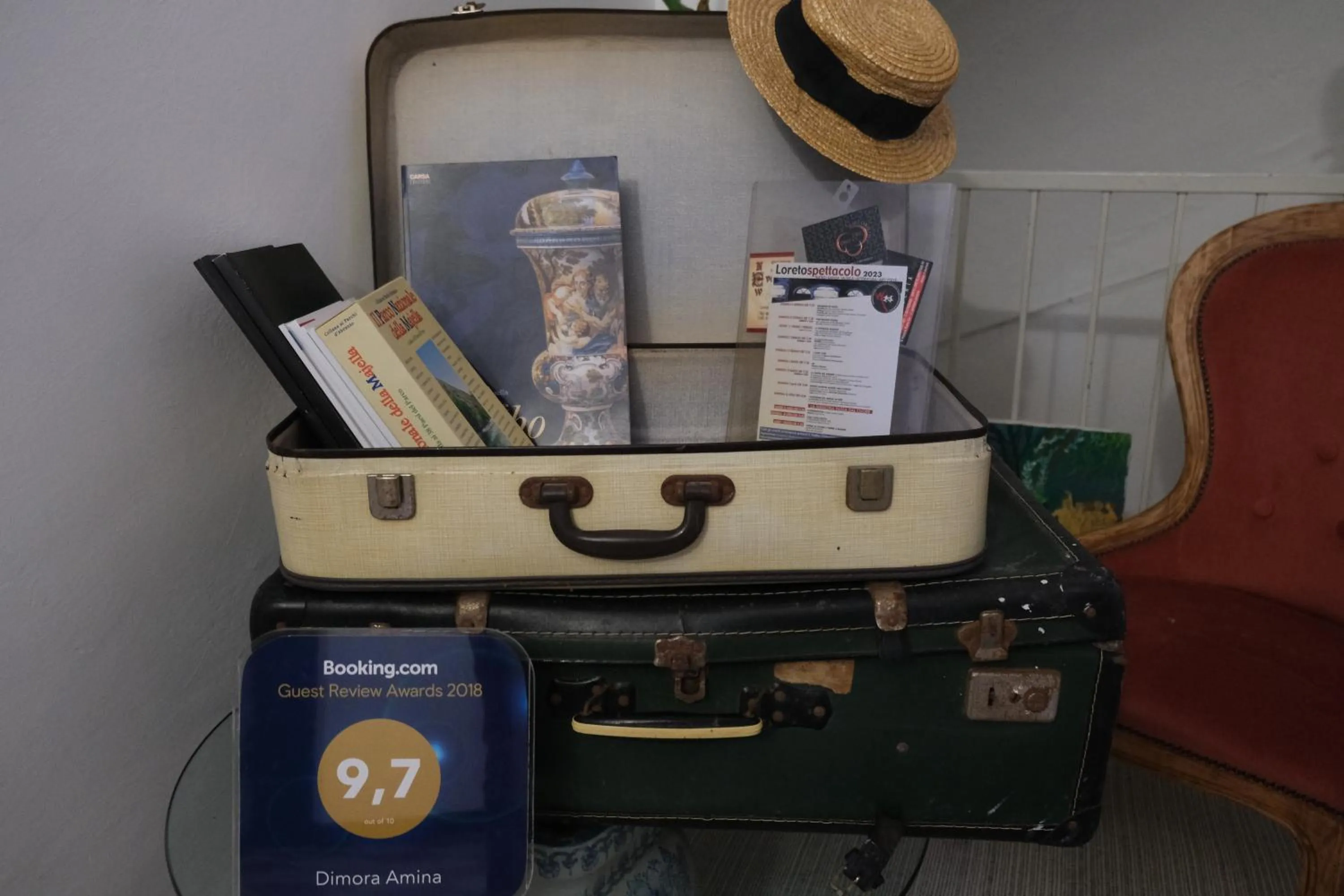 furniture in Dimora Amina