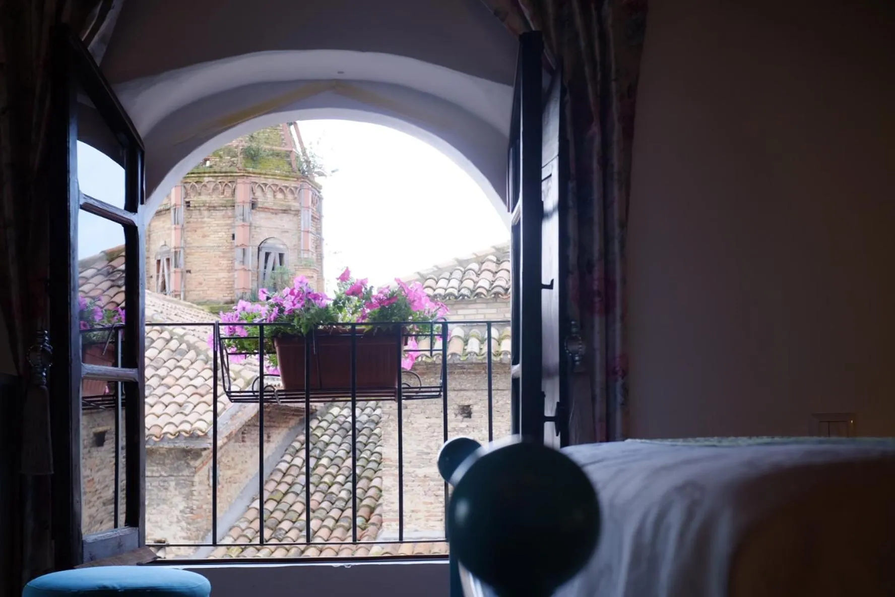 View (from property/room), Bed in Dimora Amina