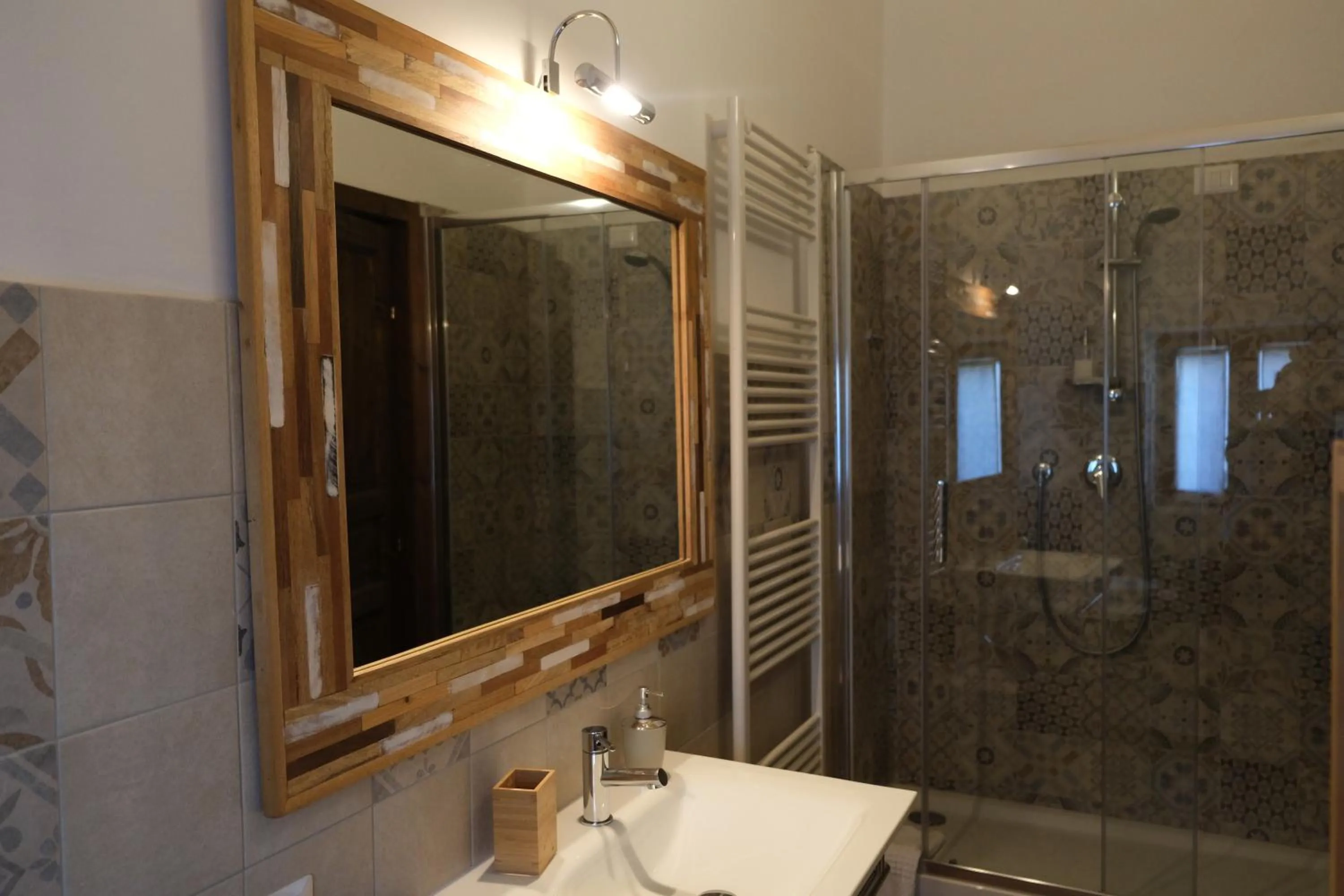 Shower in Dimora Amina