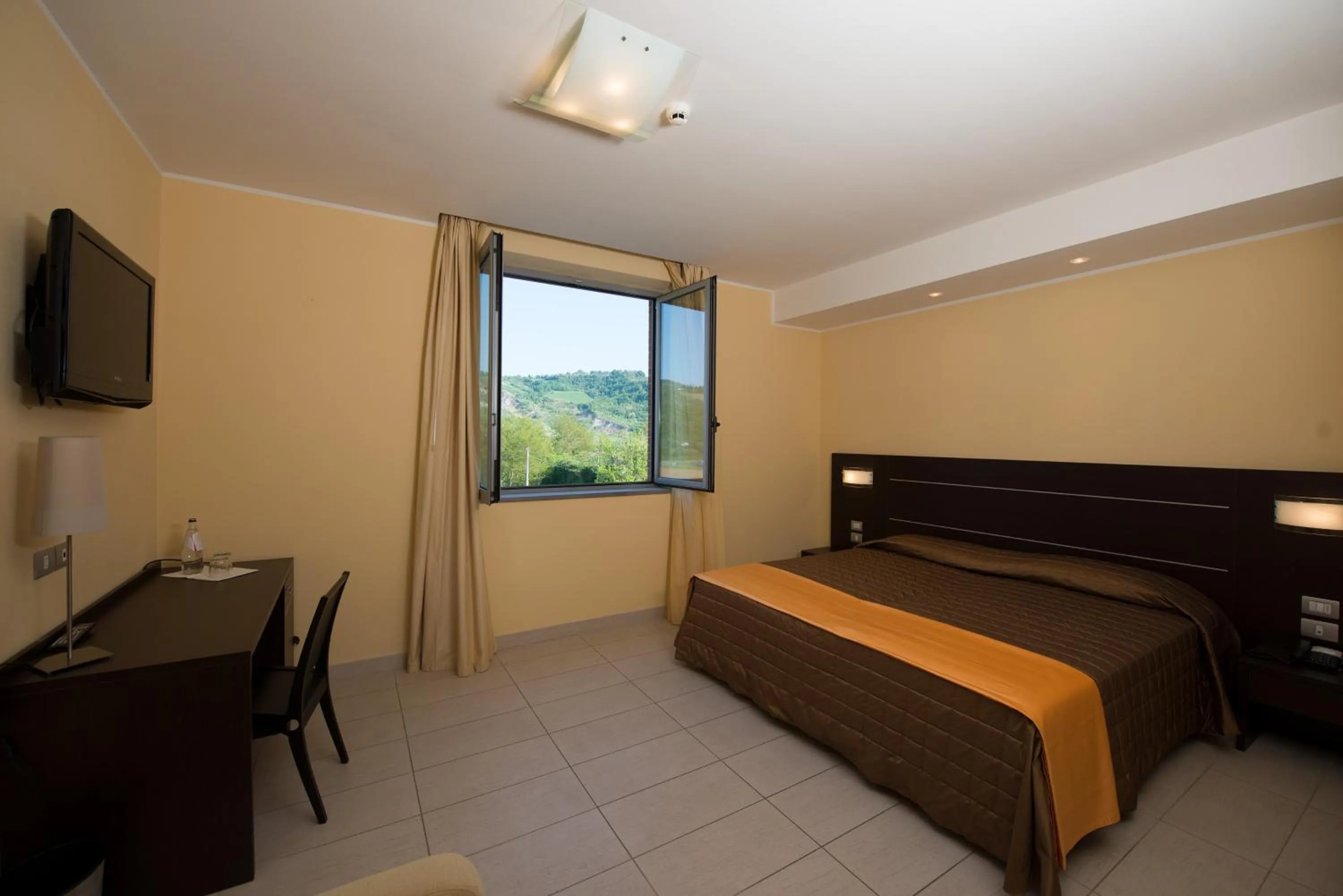 Photo of the whole room, Bed in Hotel Letizià