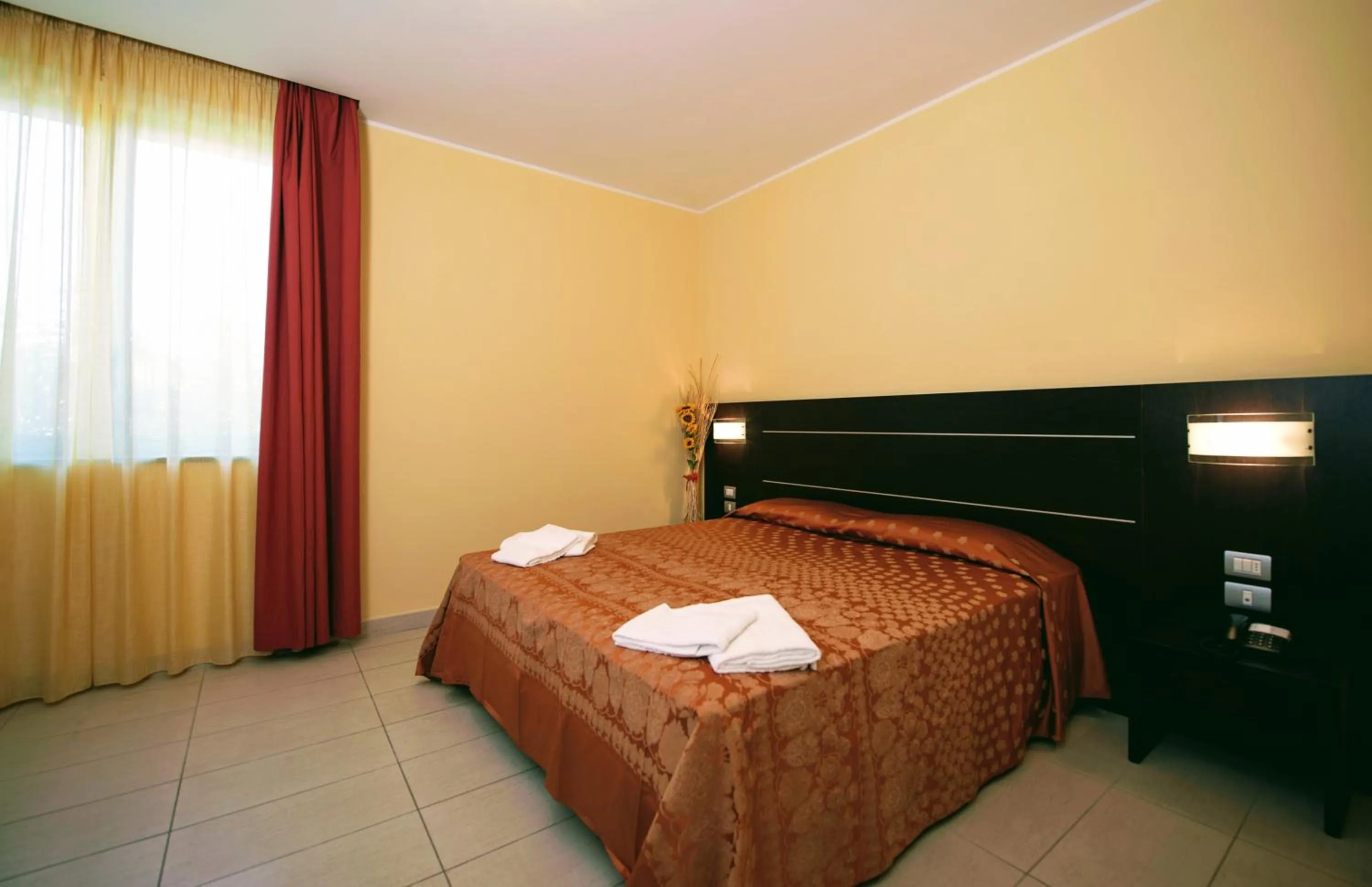 Bedroom, Bed in Hotel Letizià