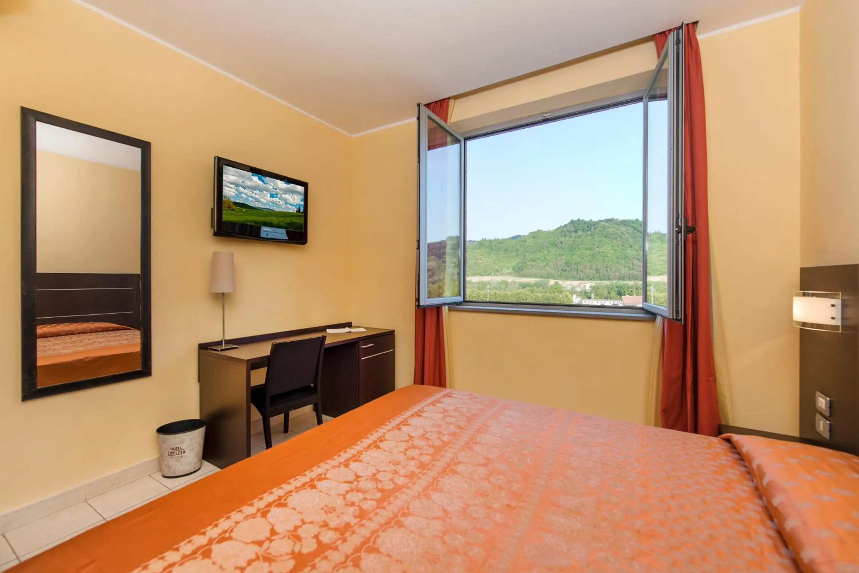 Bedroom, Bed in Hotel Letizià