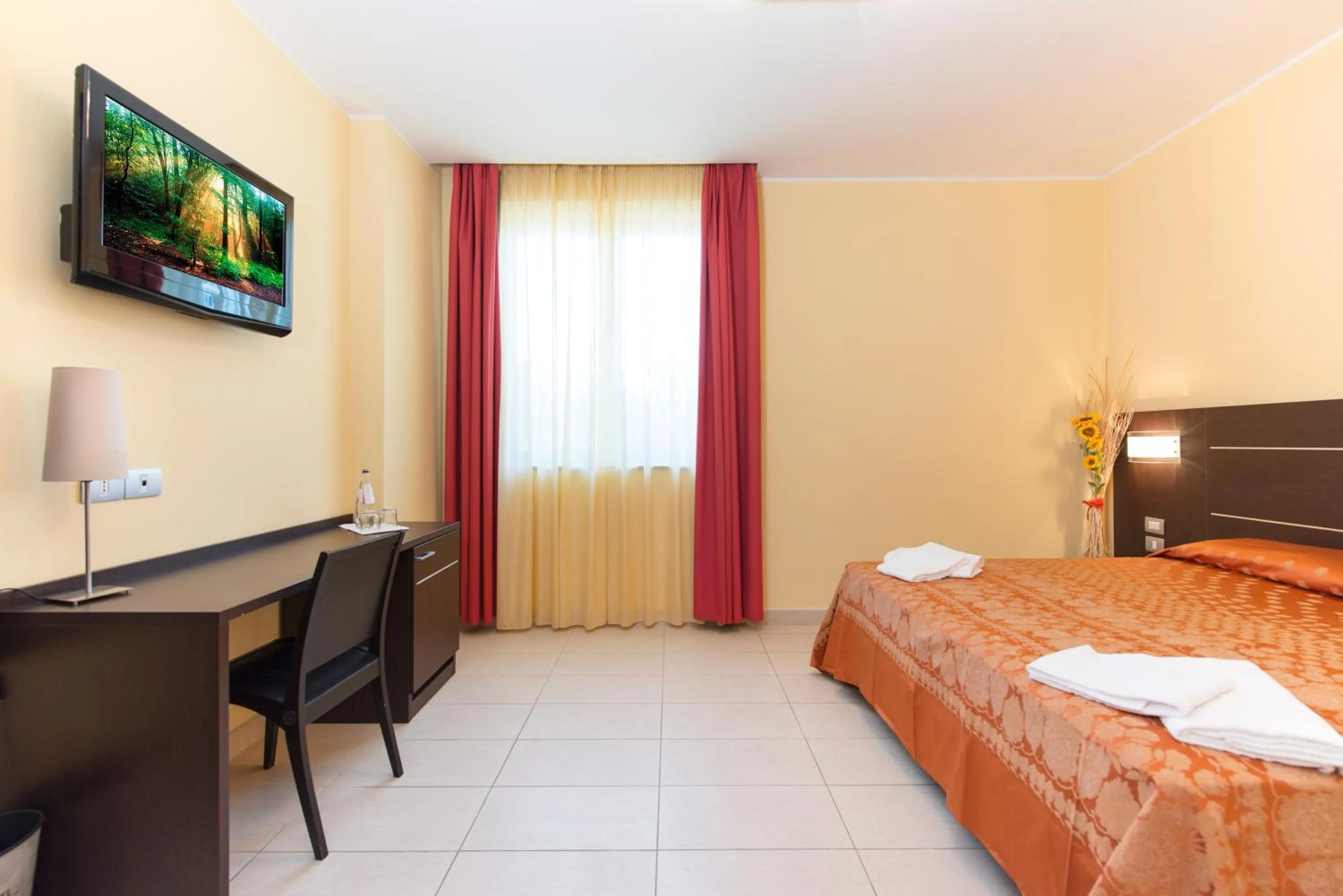 Bedroom, Bed in Hotel Letizià