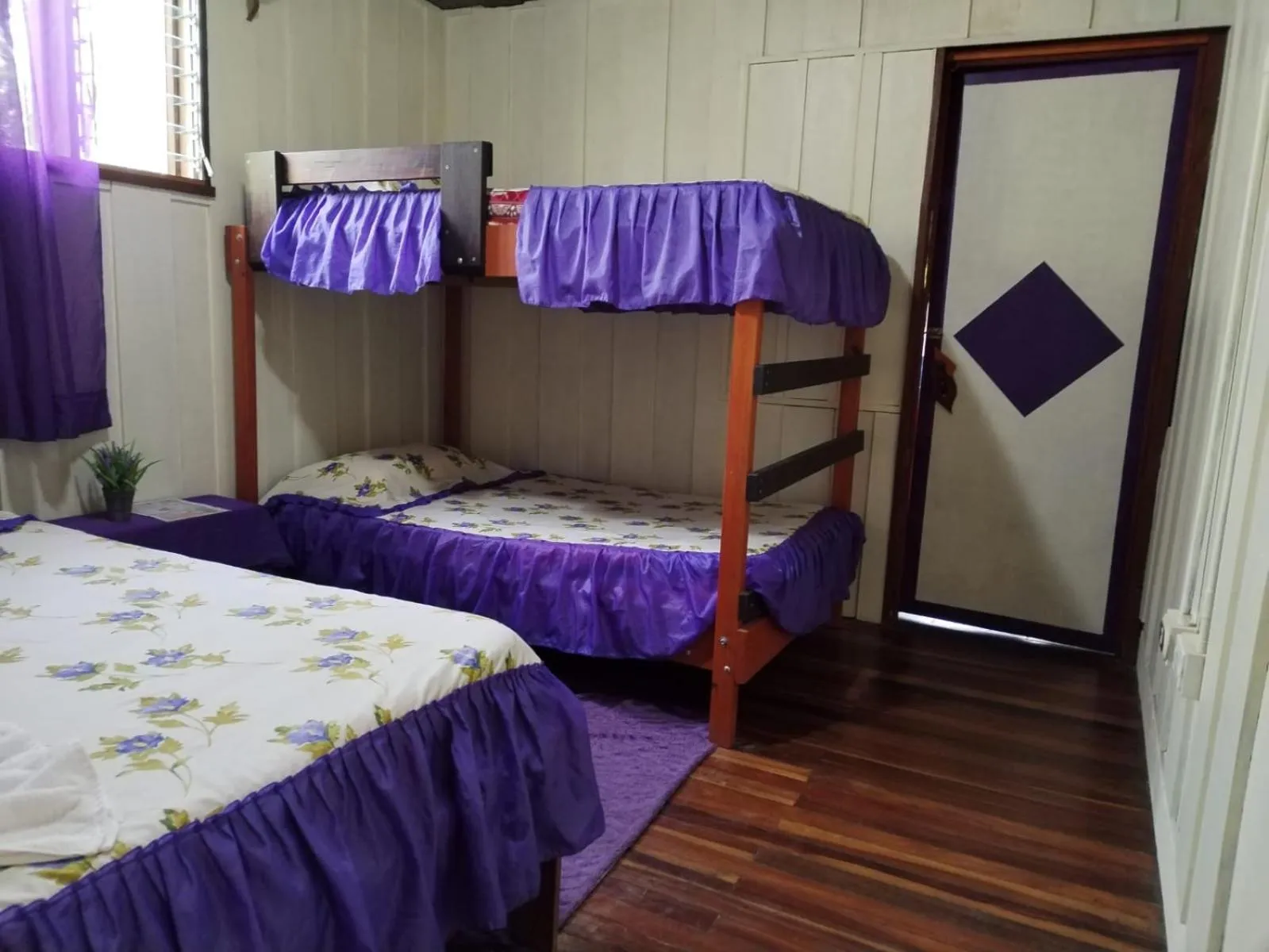 Photo of the whole room, Bed in Pensión y Cabinas Colibrí B&B Costa Rica