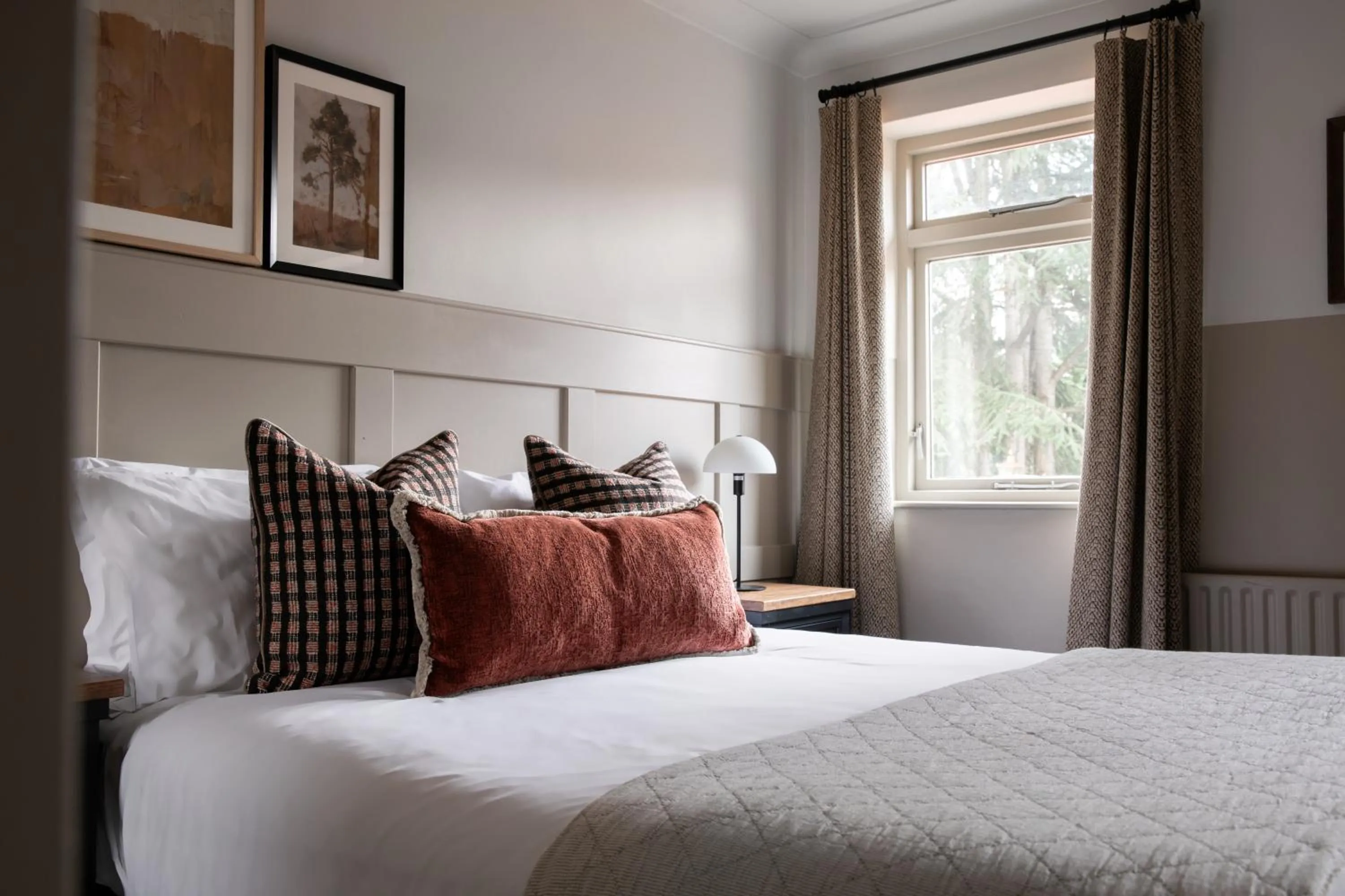 Bedroom, Bed in Worplesdon Place Hotel