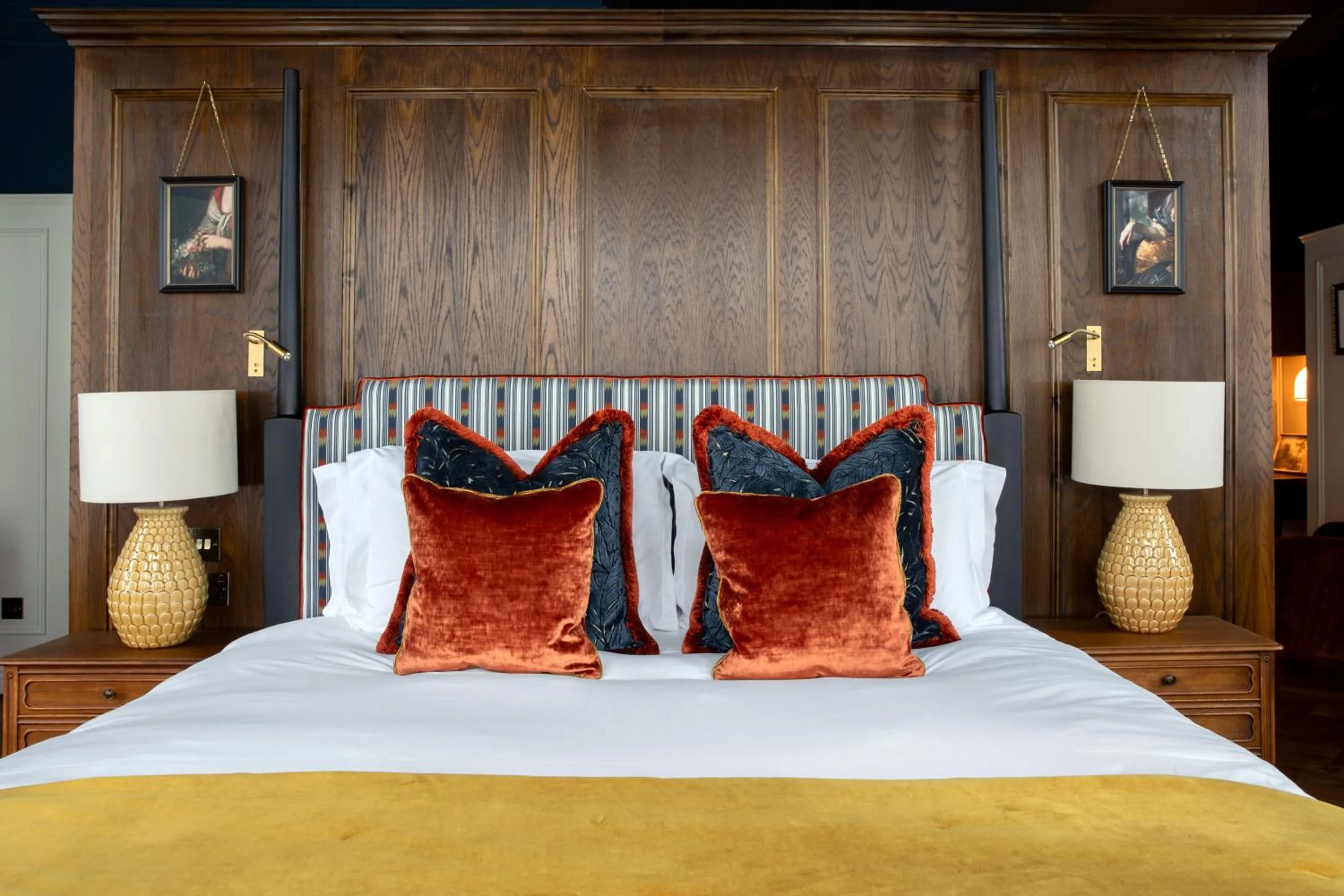 Bedroom, Bed in Worplesdon Place Hotel