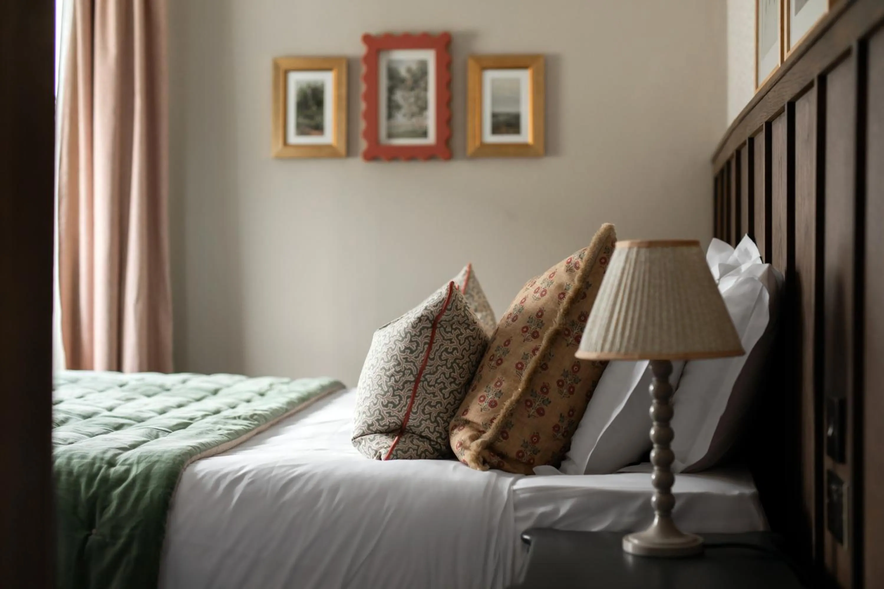Bedroom, Bed in Worplesdon Place Hotel