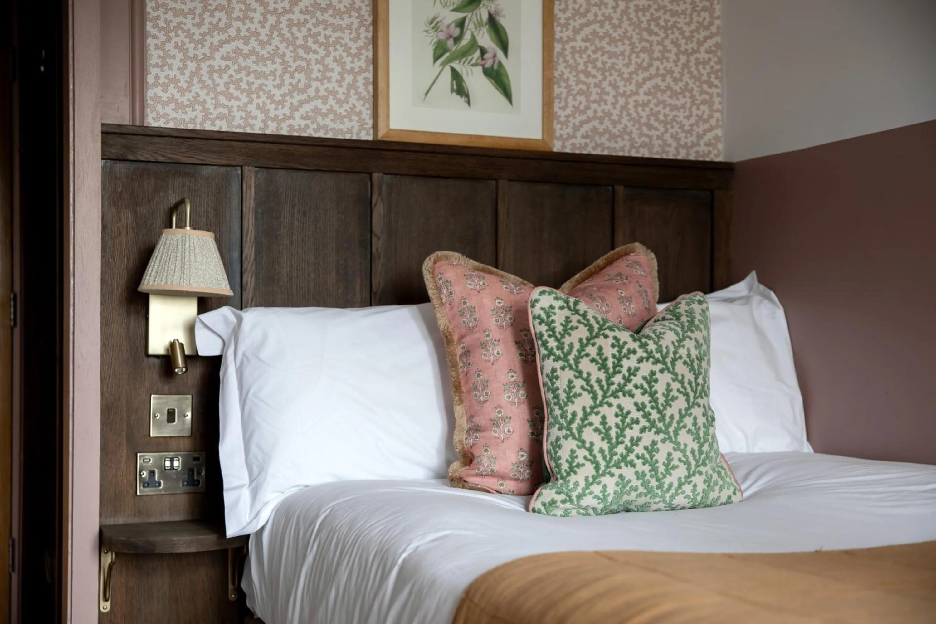 Bedroom, Bed in Worplesdon Place Hotel