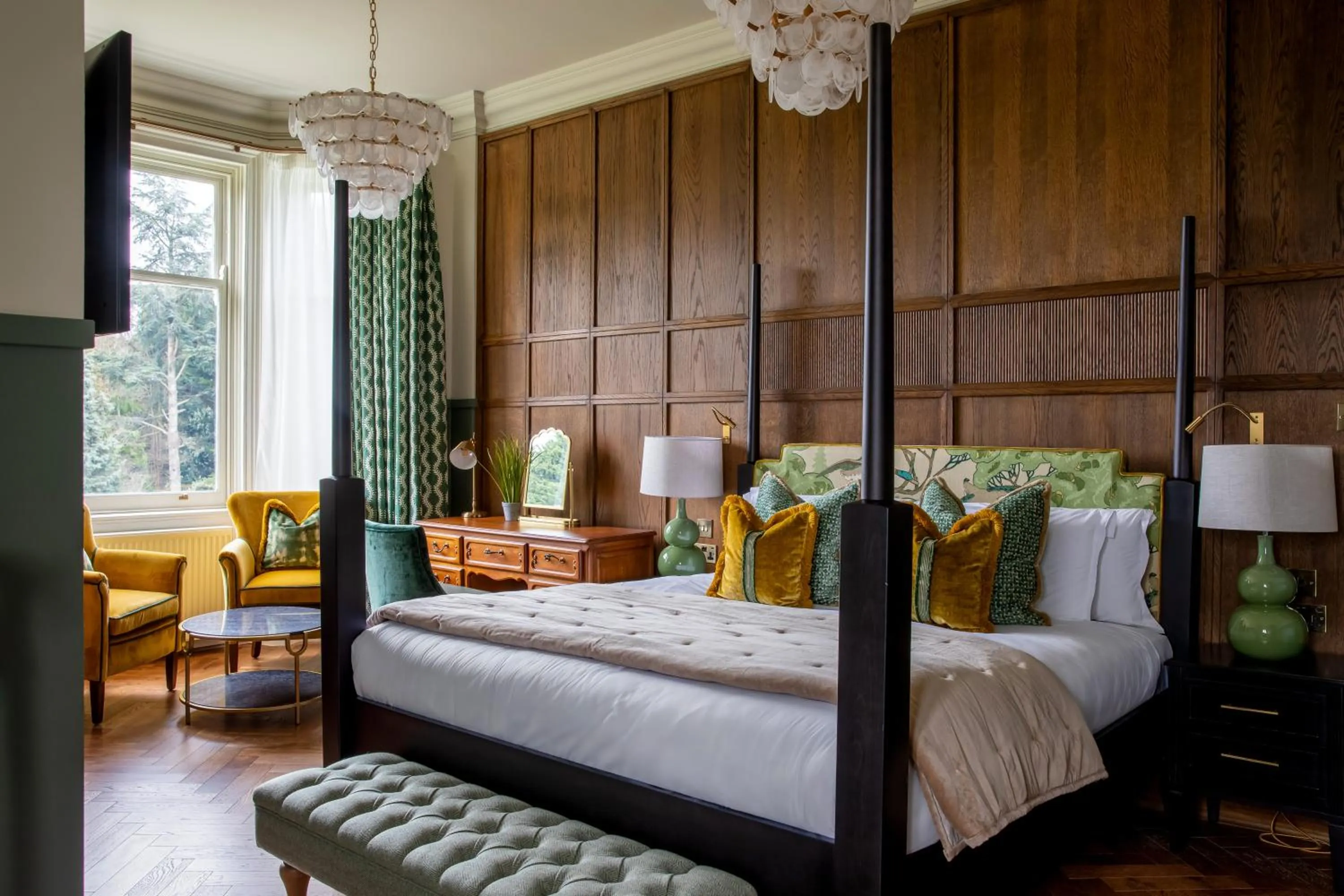 Bedroom, Bed in Worplesdon Place Hotel