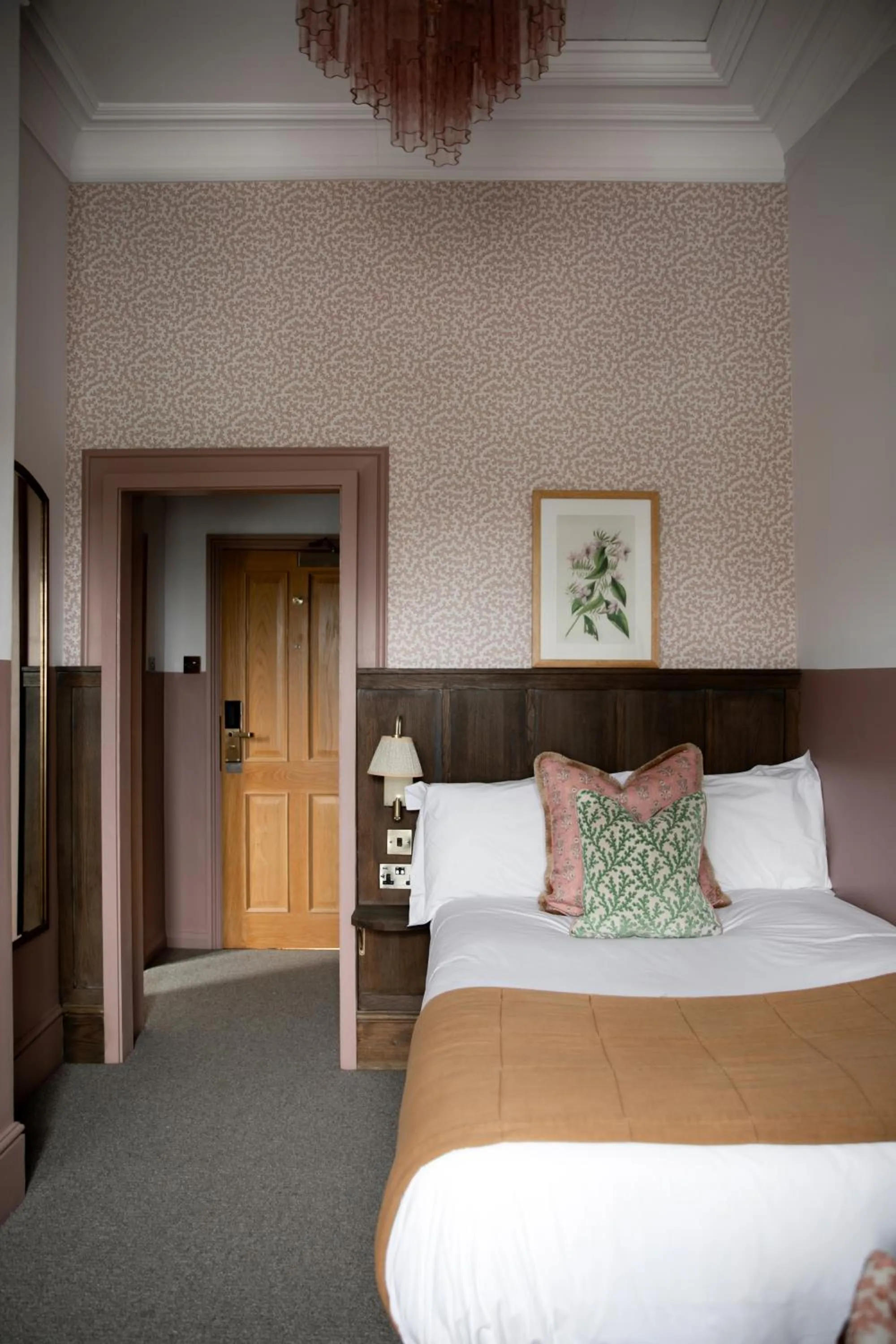 Bedroom, Bed in Worplesdon Place Hotel