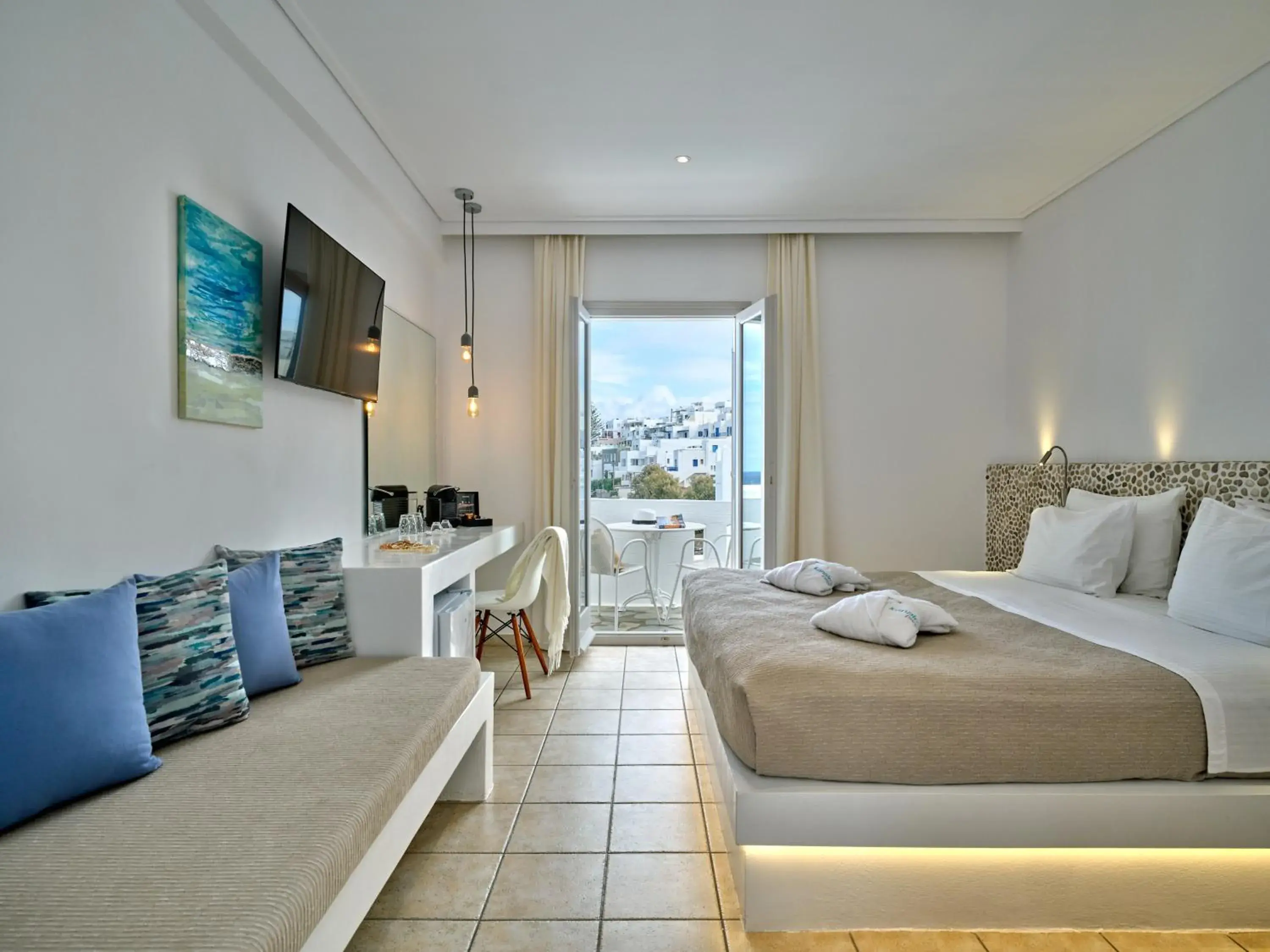 Deluxe Double or Twin Room with Balcony in Kanale's Rooms & Suites Deluxe Double or Twin Room with Balcony in Kanale's Rooms & Suites