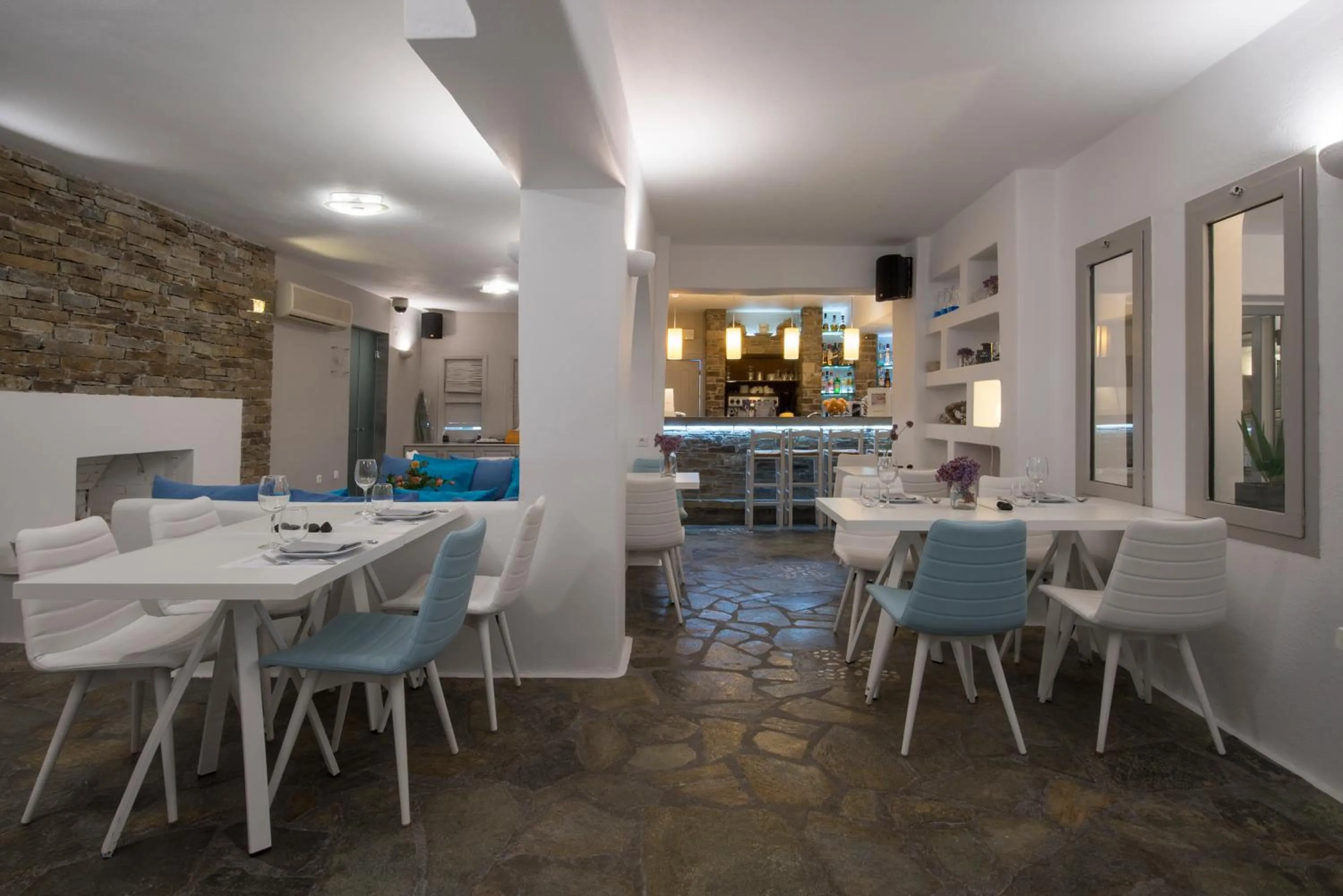 Restaurant/places to eat in Kanale's Rooms & Suites