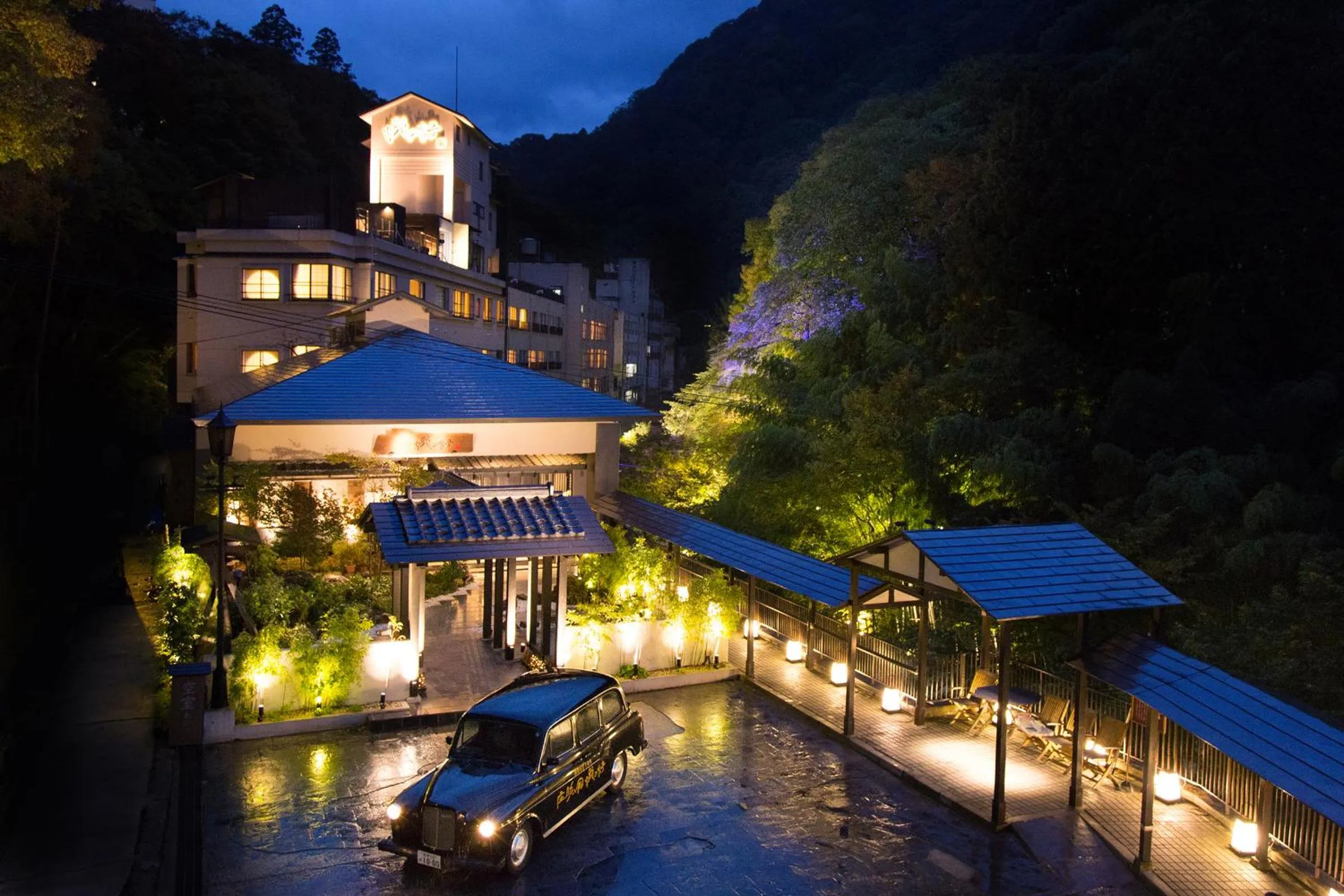 Facade/entrance in Aizu Higashiyama Onsen Shosuke no Yado Takinoyu since1880