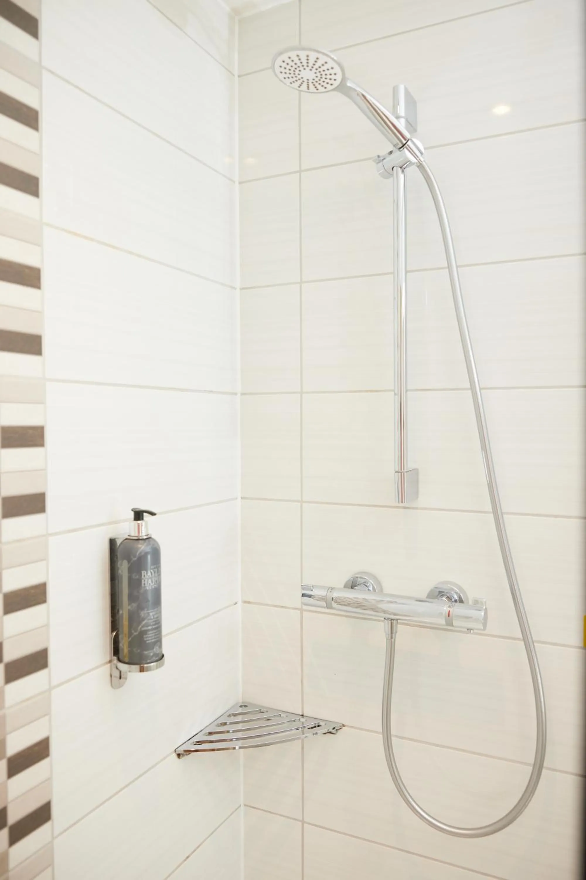 Shower in The Quays by Greene King Inns