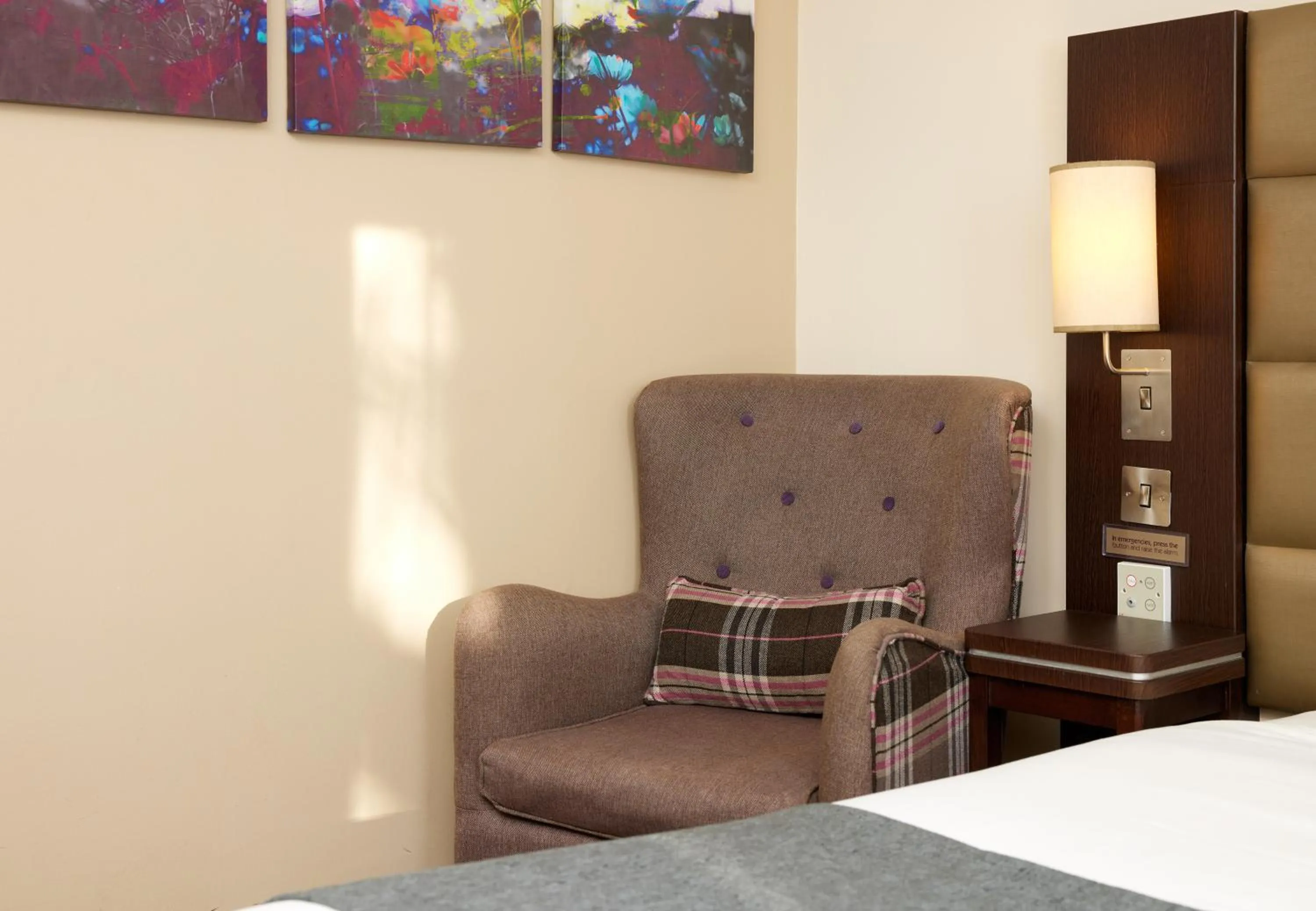 Seating area, Bed in The Quays by Greene King Inns