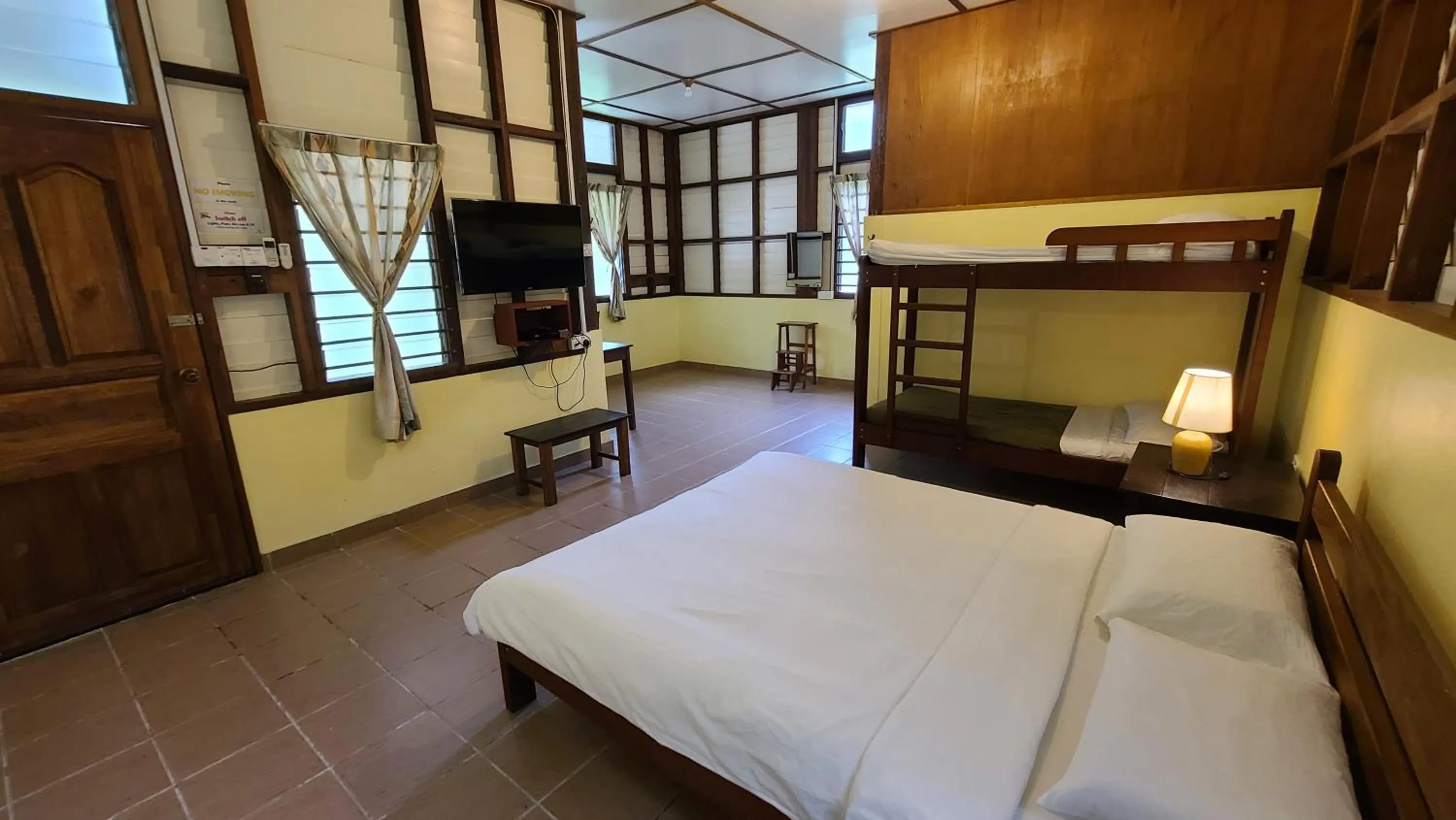 Photo of the whole room, Bed in Sepilok B&B