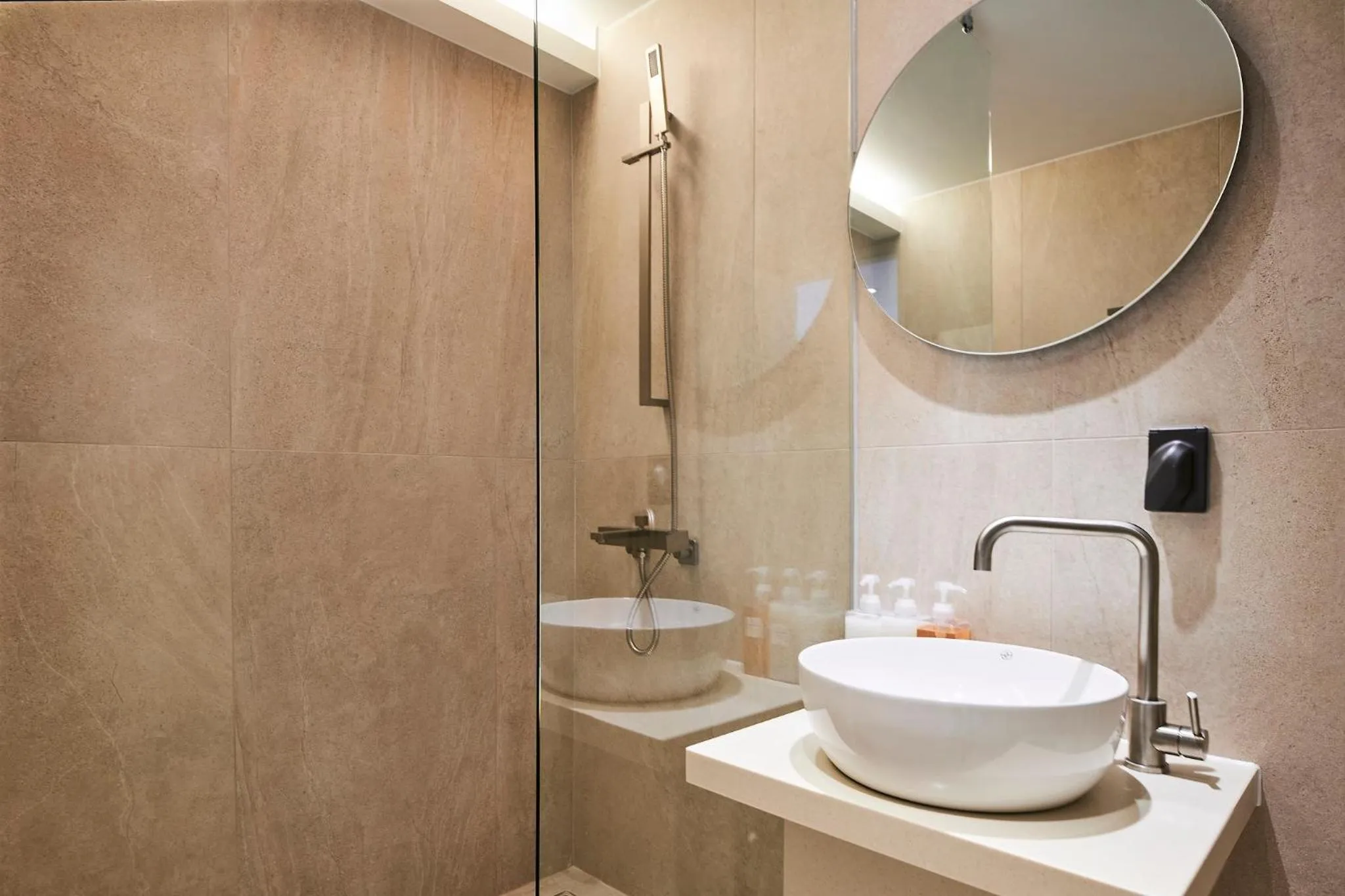 Shower in Canvas Hostel