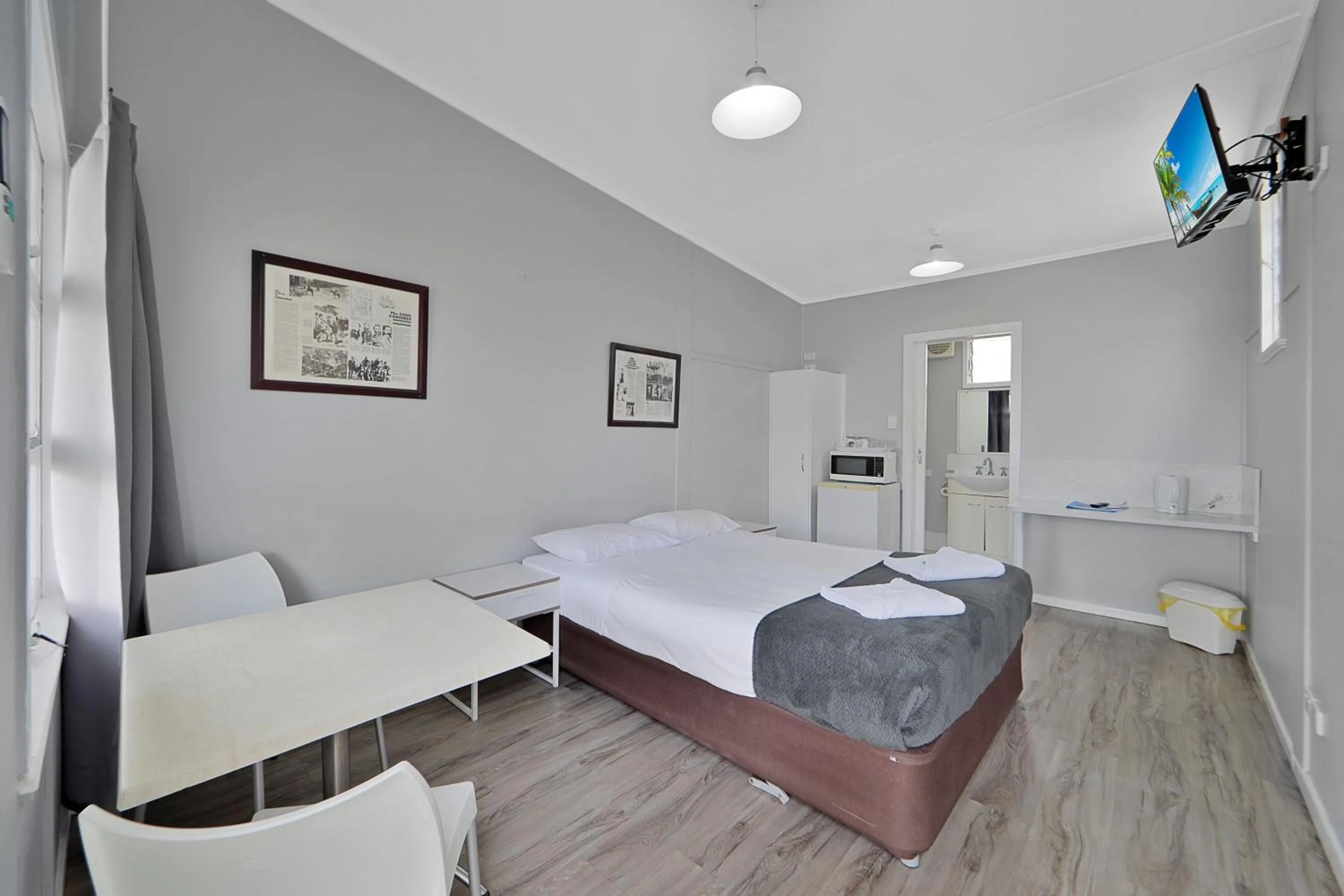 TV and multimedia, Bed in Ned Kelly's Motel