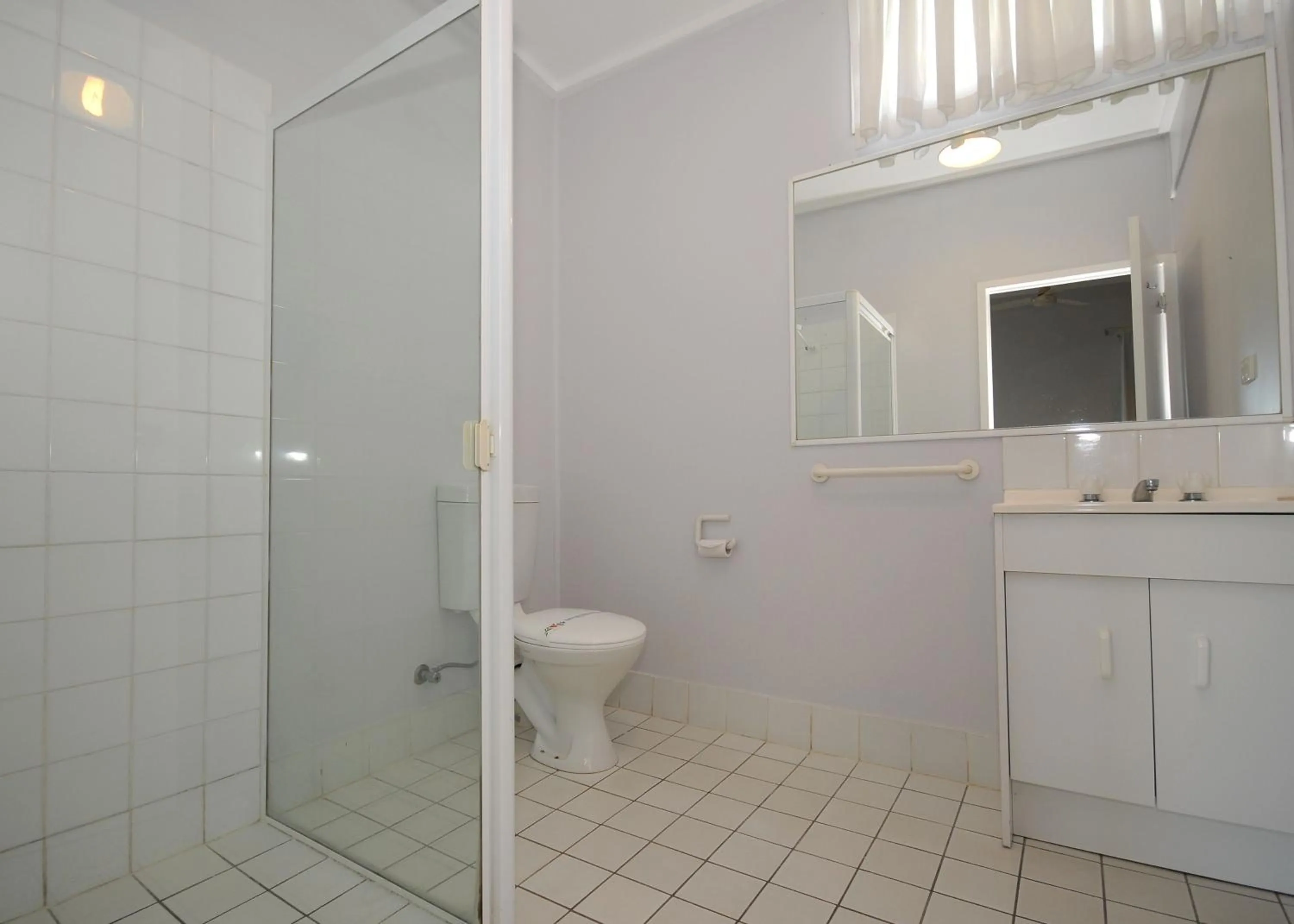 Bathroom in Ned Kelly's Motel