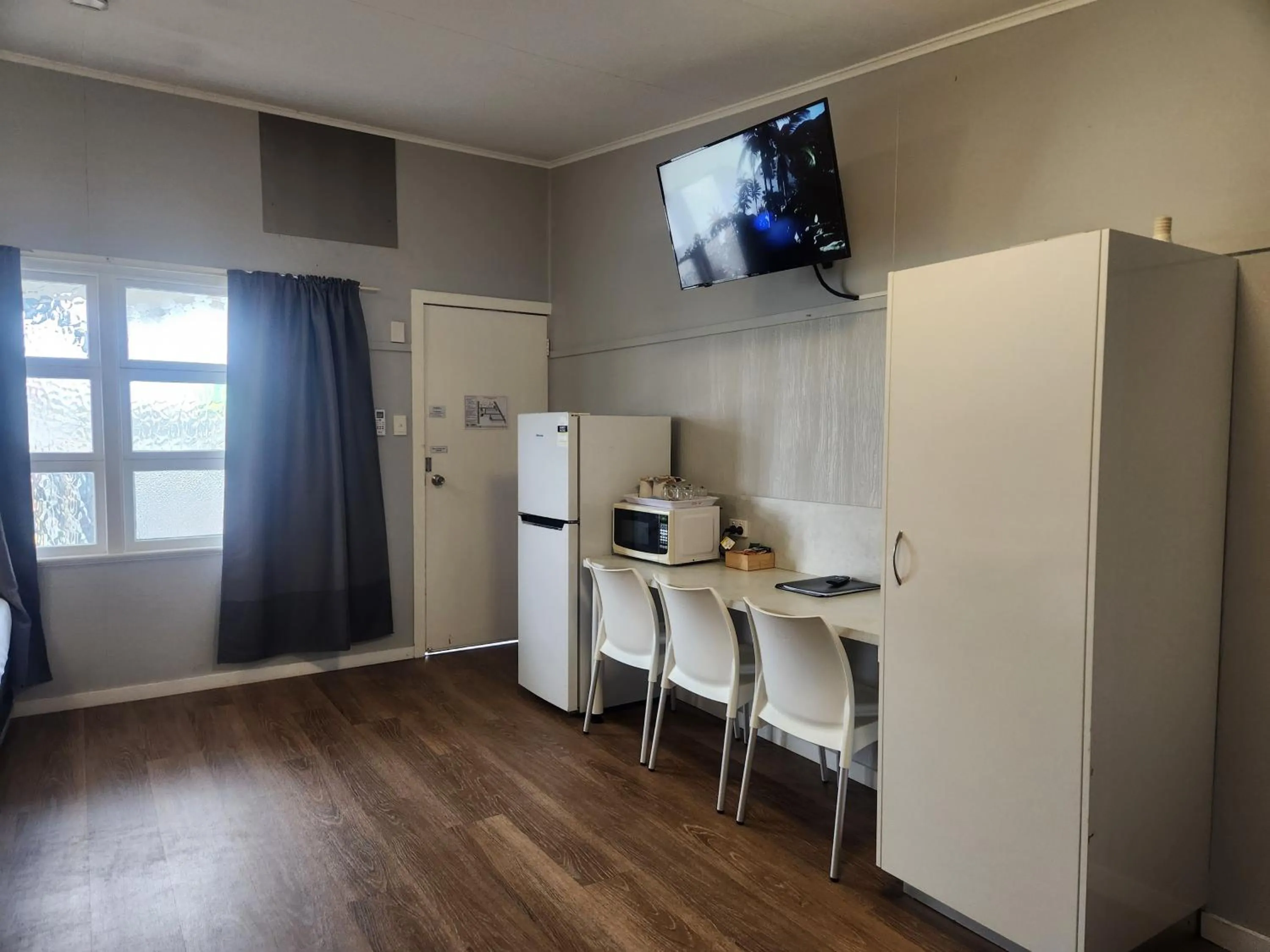 Living room in Ned Kelly's Motel