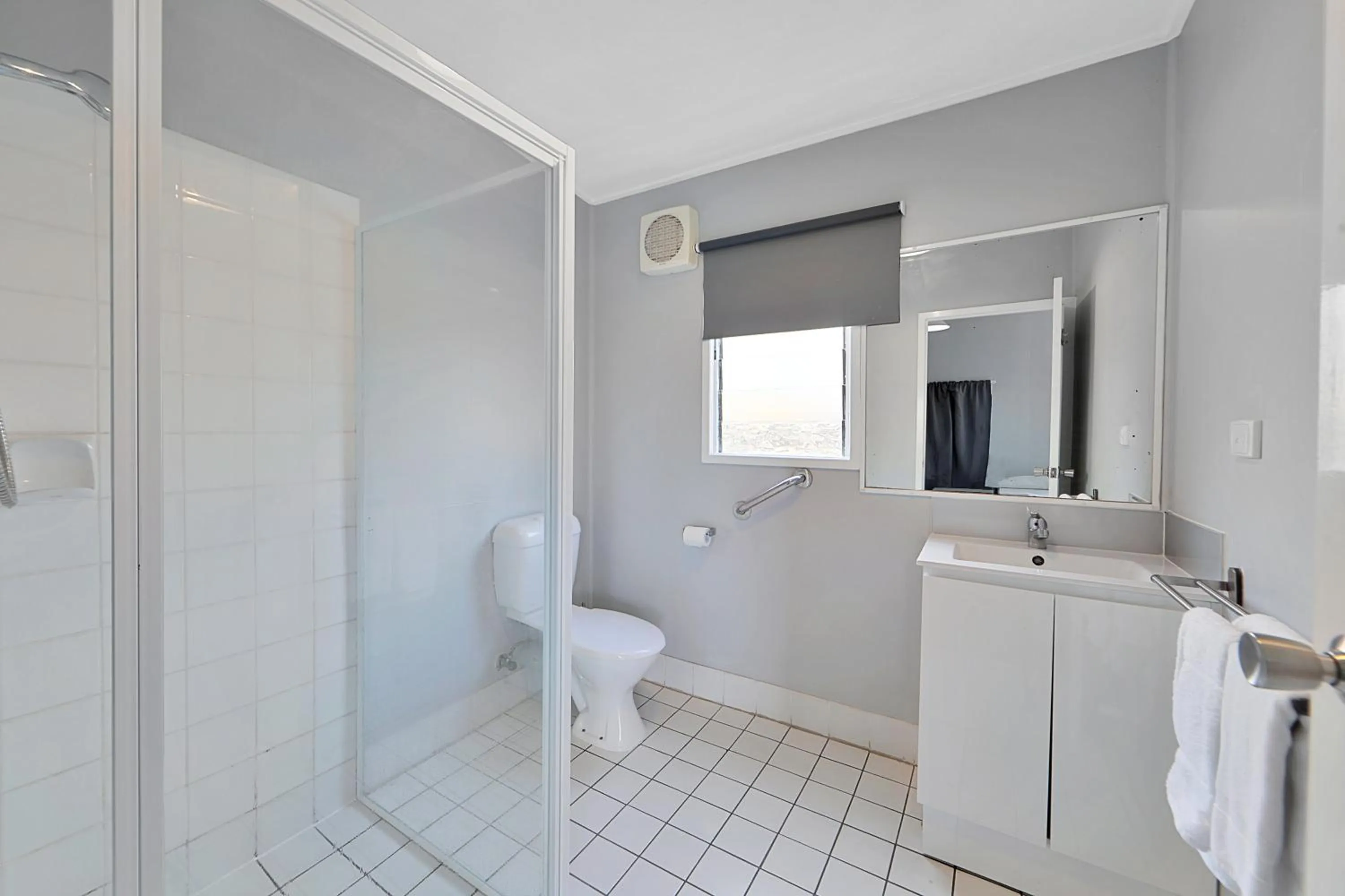 Shower in Ned Kelly's Motel