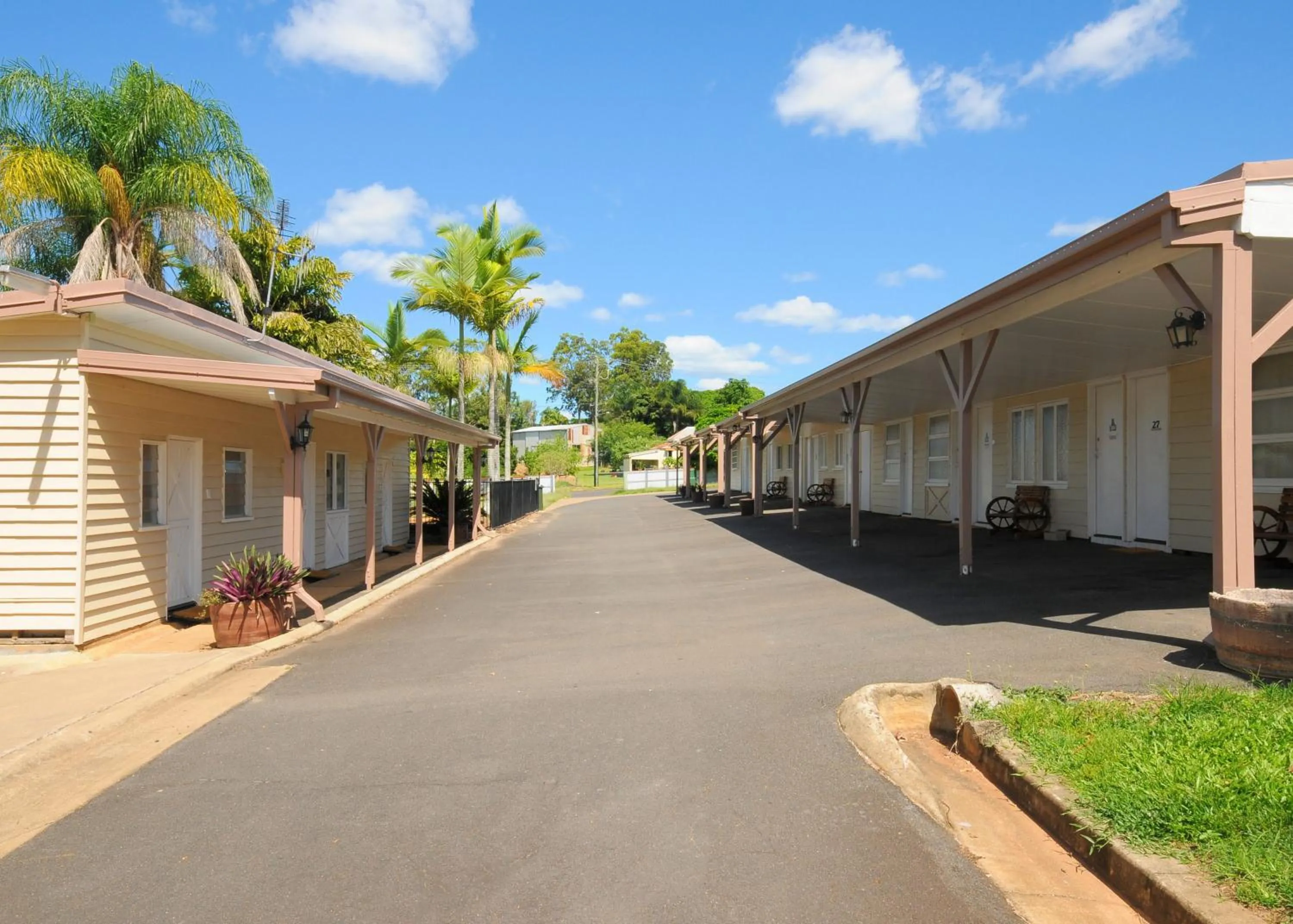 Facade/entrance in Ned Kelly's Motel