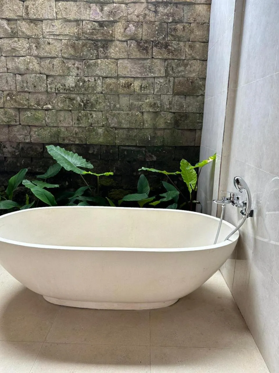Bath in Ubud Lestari Villa