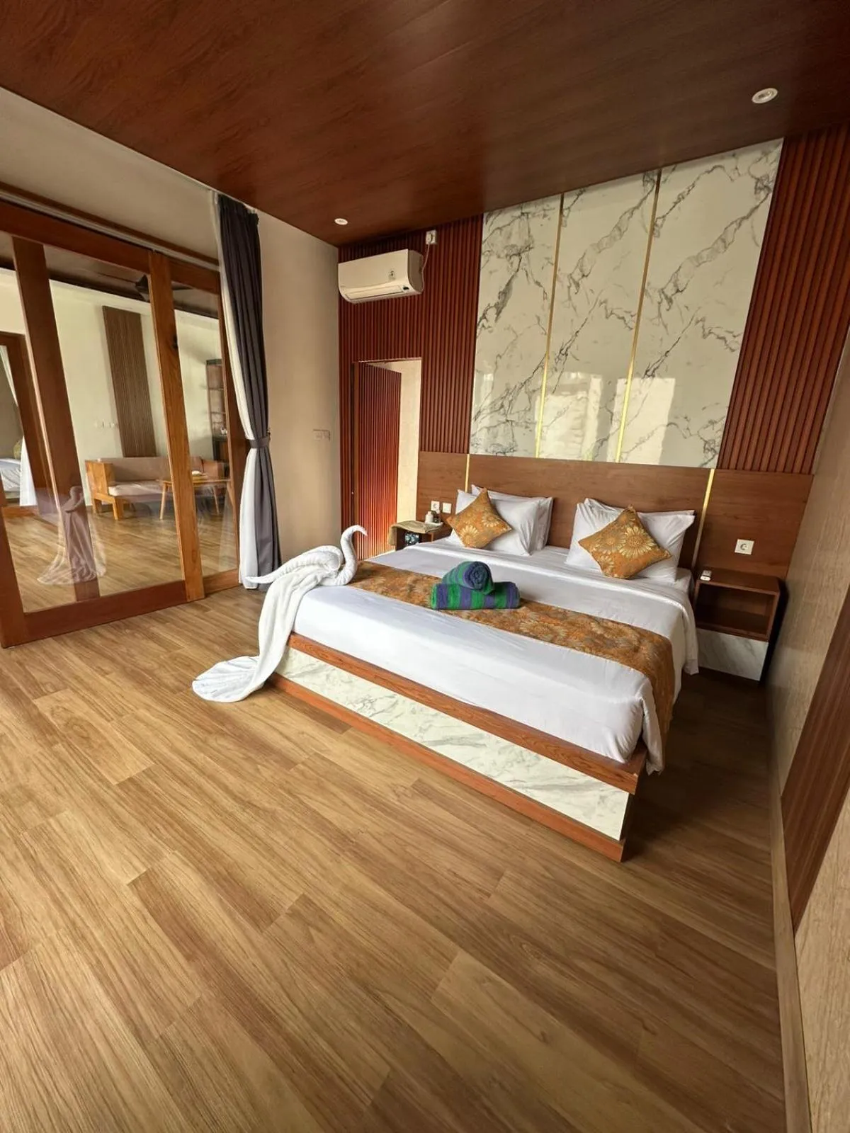 Photo of the whole room, Bed in Ubud Lestari Villa