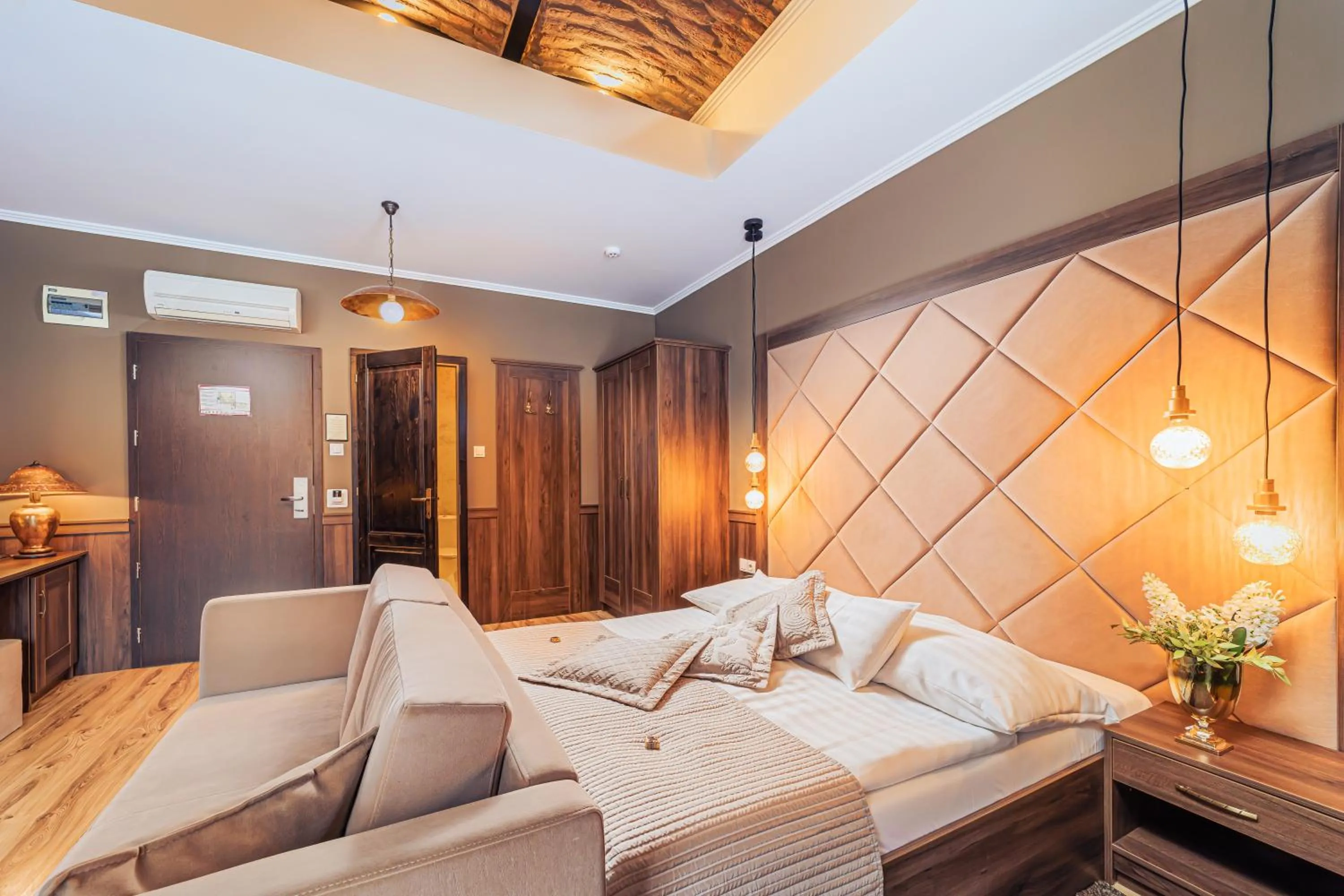 Bed in Komló Hotel Gyula