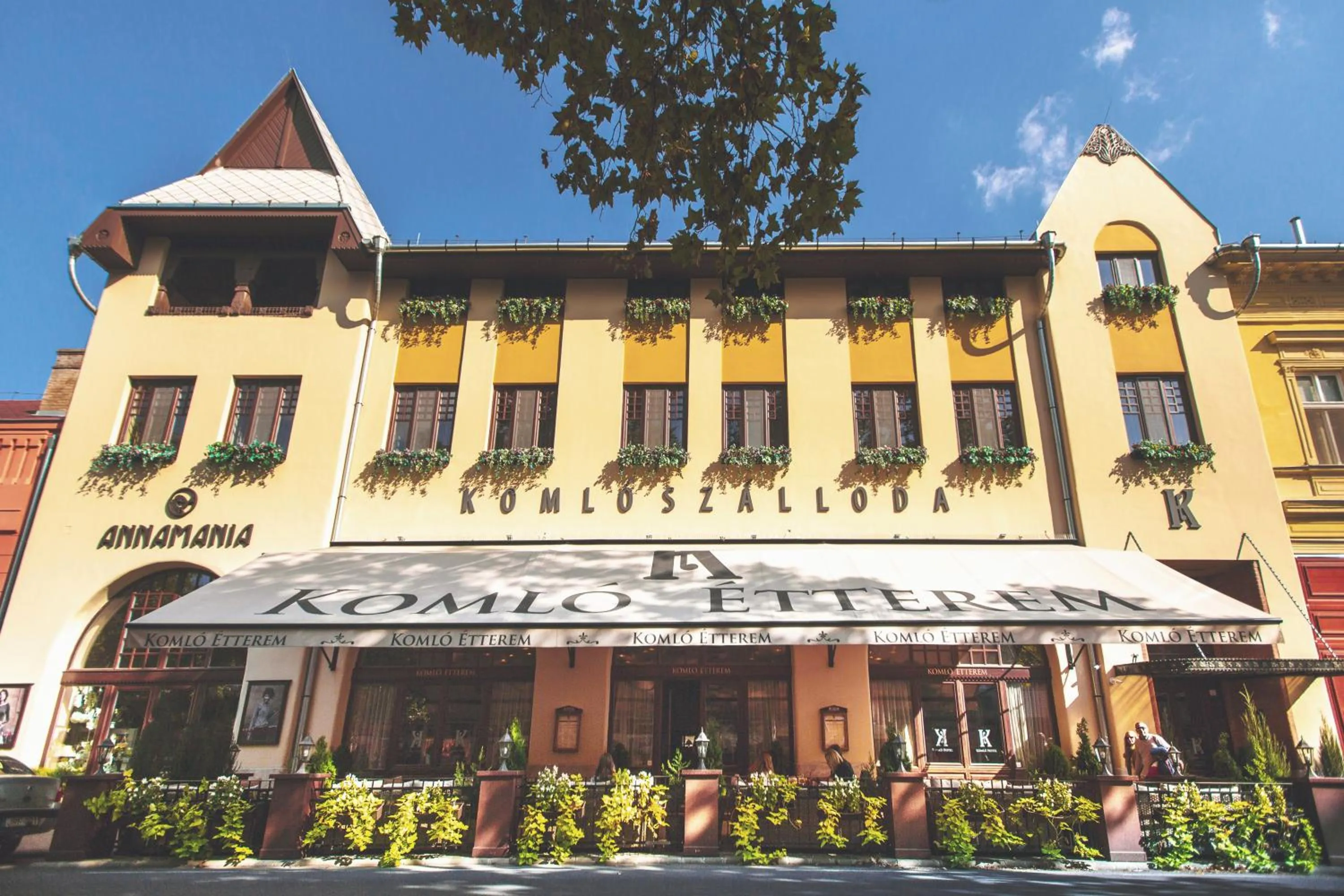 Property building in Komló Hotel Gyula