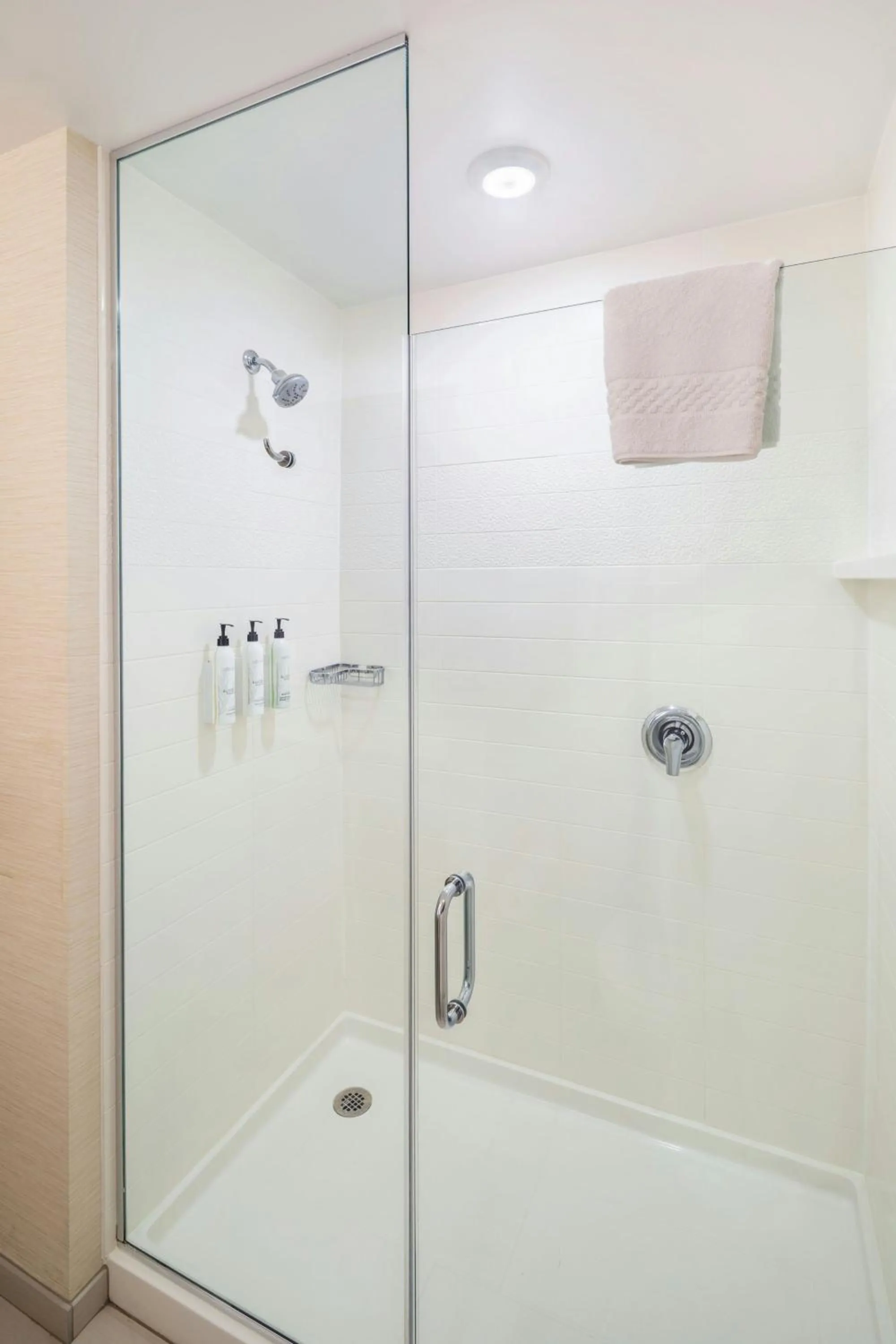 Bathroom in Fairfield Inn & Suites by Marriott Akron Stow