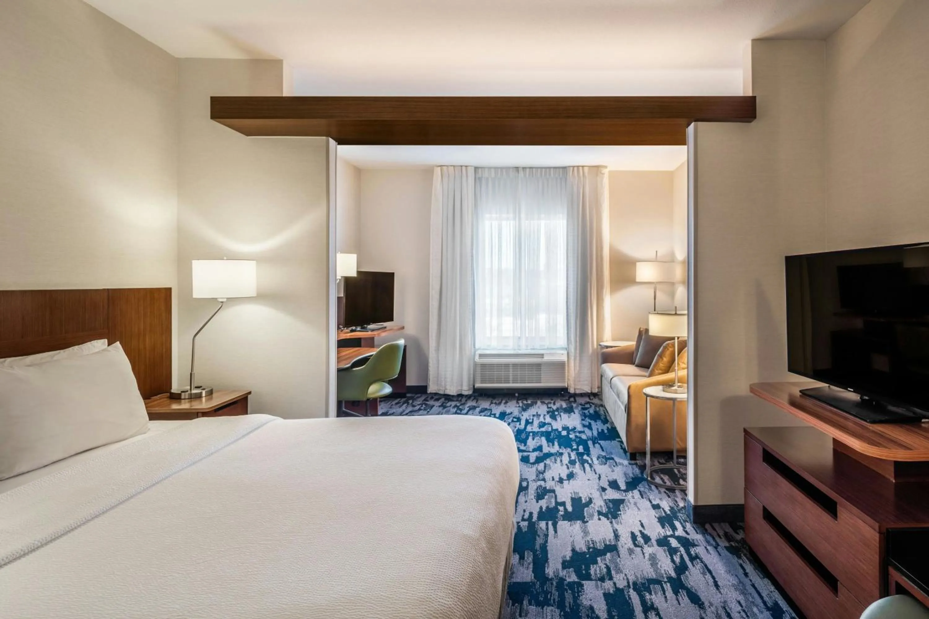 Bedroom, Bed in Fairfield Inn & Suites by Marriott Akron Stow