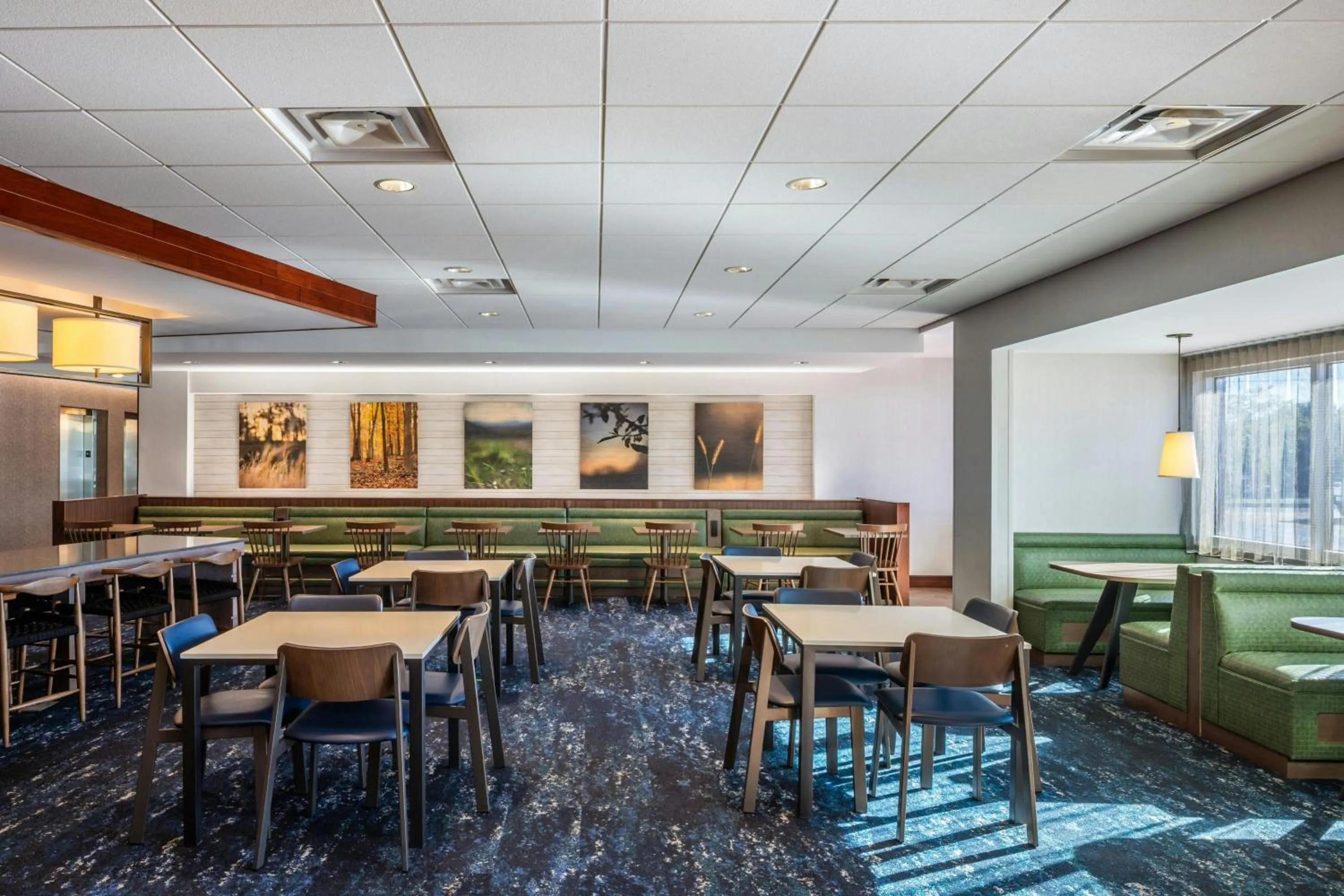 Restaurant/places to eat in Fairfield Inn & Suites by Marriott Akron Stow