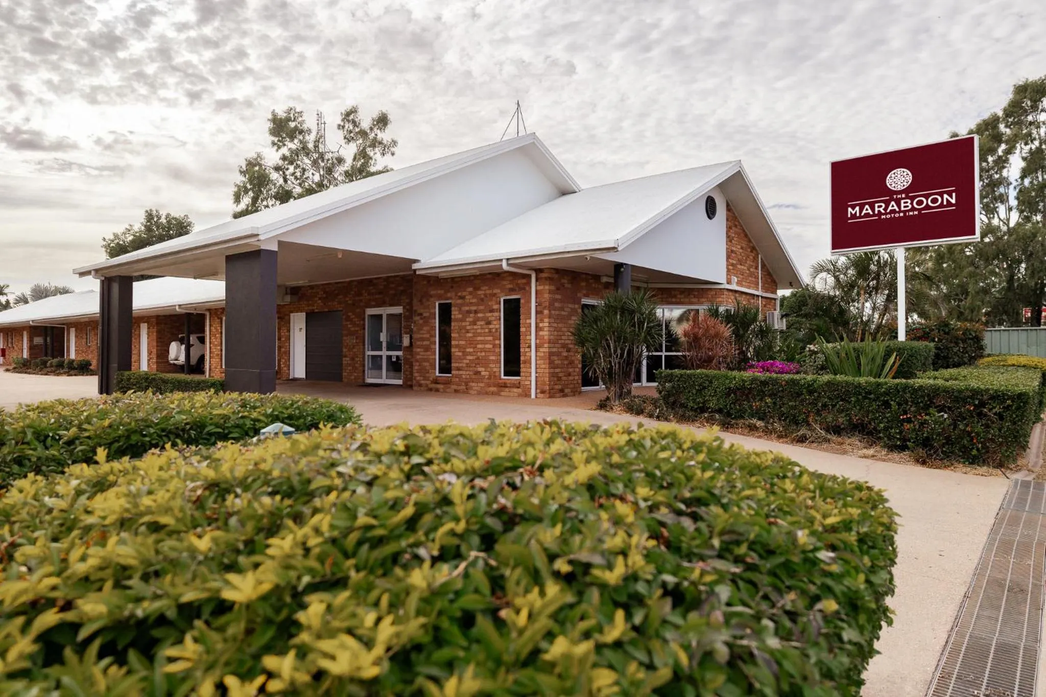 Property building in Maraboon Motor Inn