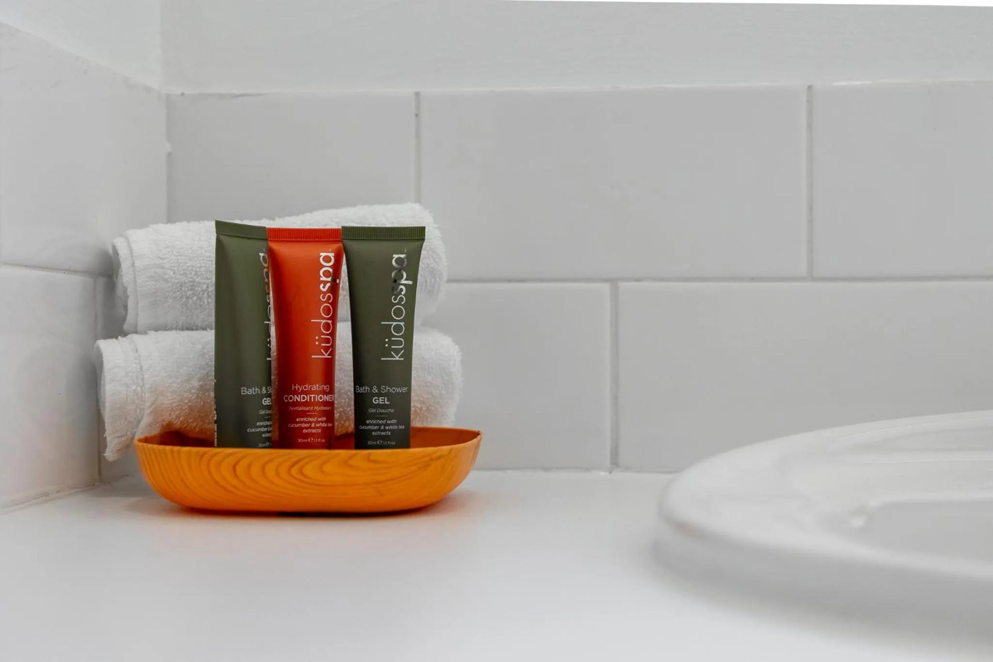 Bathroom in Maraboon Motor Inn