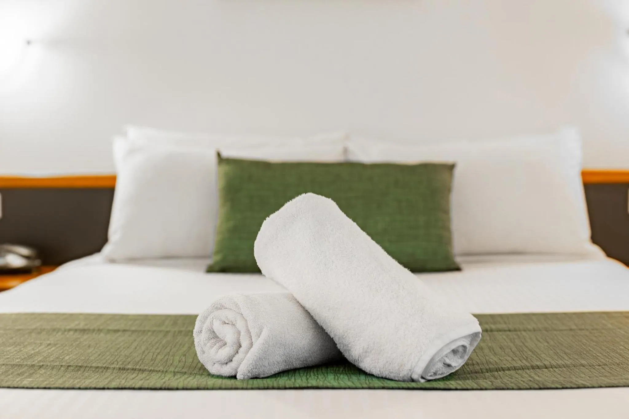 Bed in Maraboon Motor Inn