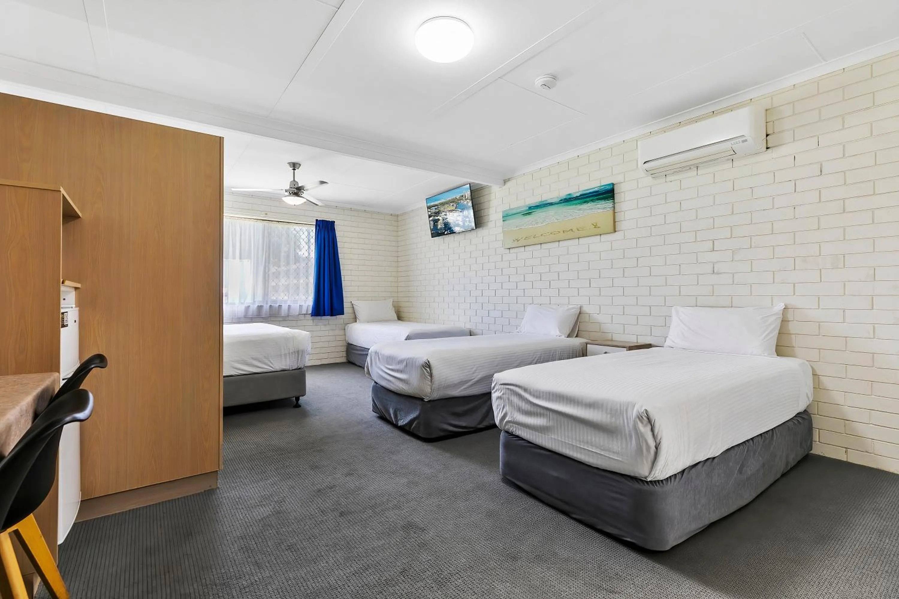 Photo of the whole room, Bed in Comfort Inn on Main Hervey Bay